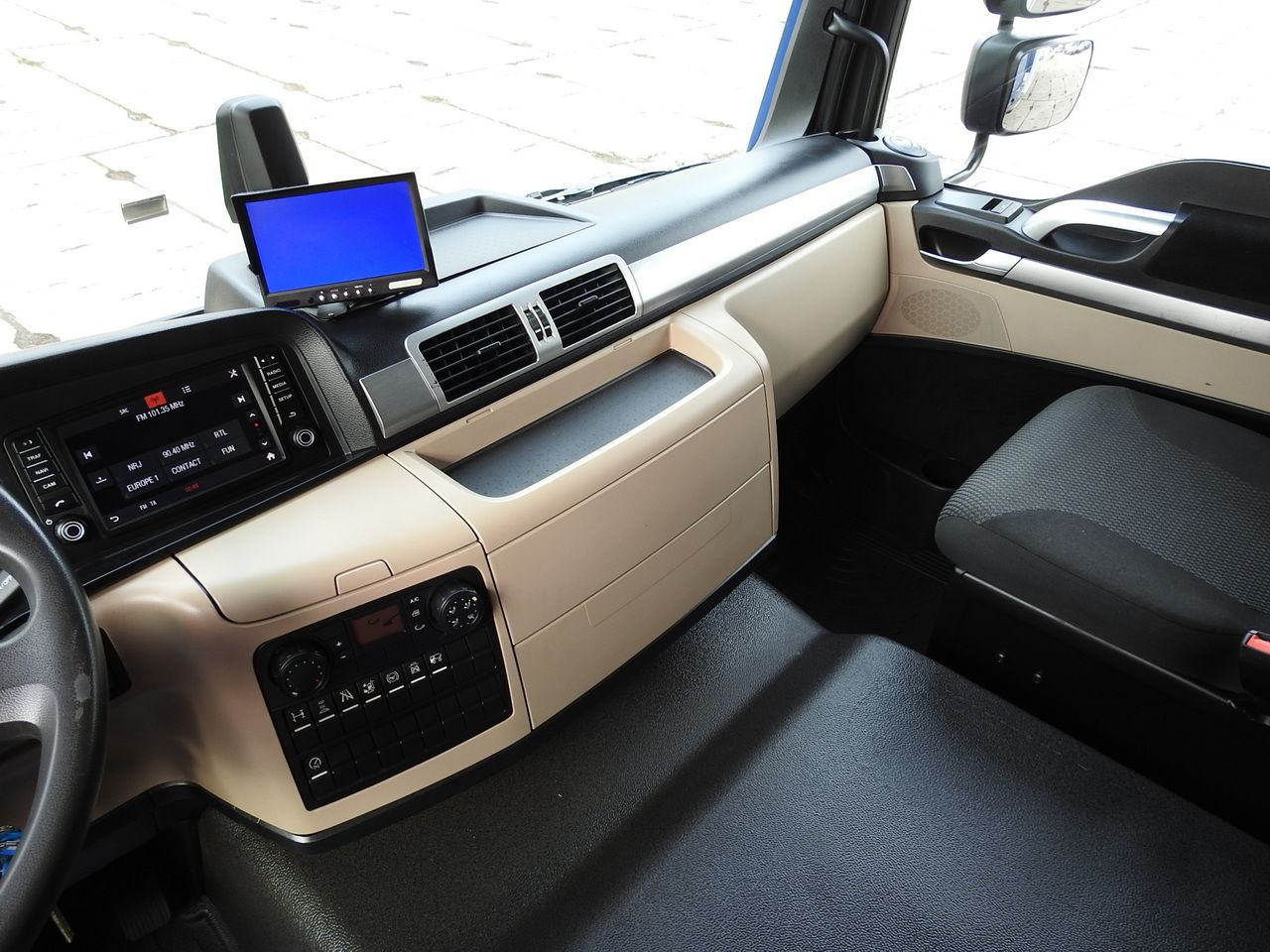 כלי רכב מסחרי עם תיבה MAN TGL 12.220 BOX LIFT 18 PALLETS CRUISE CONTROLAIR CONDITIONING PNEUMATICS AUTOMATIC TWIN WHEELS 220HP: תמונה 37 כלי רכב מסחרי עם תיבה MAN TGL 12.220 BOX LIFT 18 PALLETS CRUISE CONTROLAIR CONDITIONING PNEUMATICS AUTOMATIC TWIN WHEELS 220HP: תמונה 37