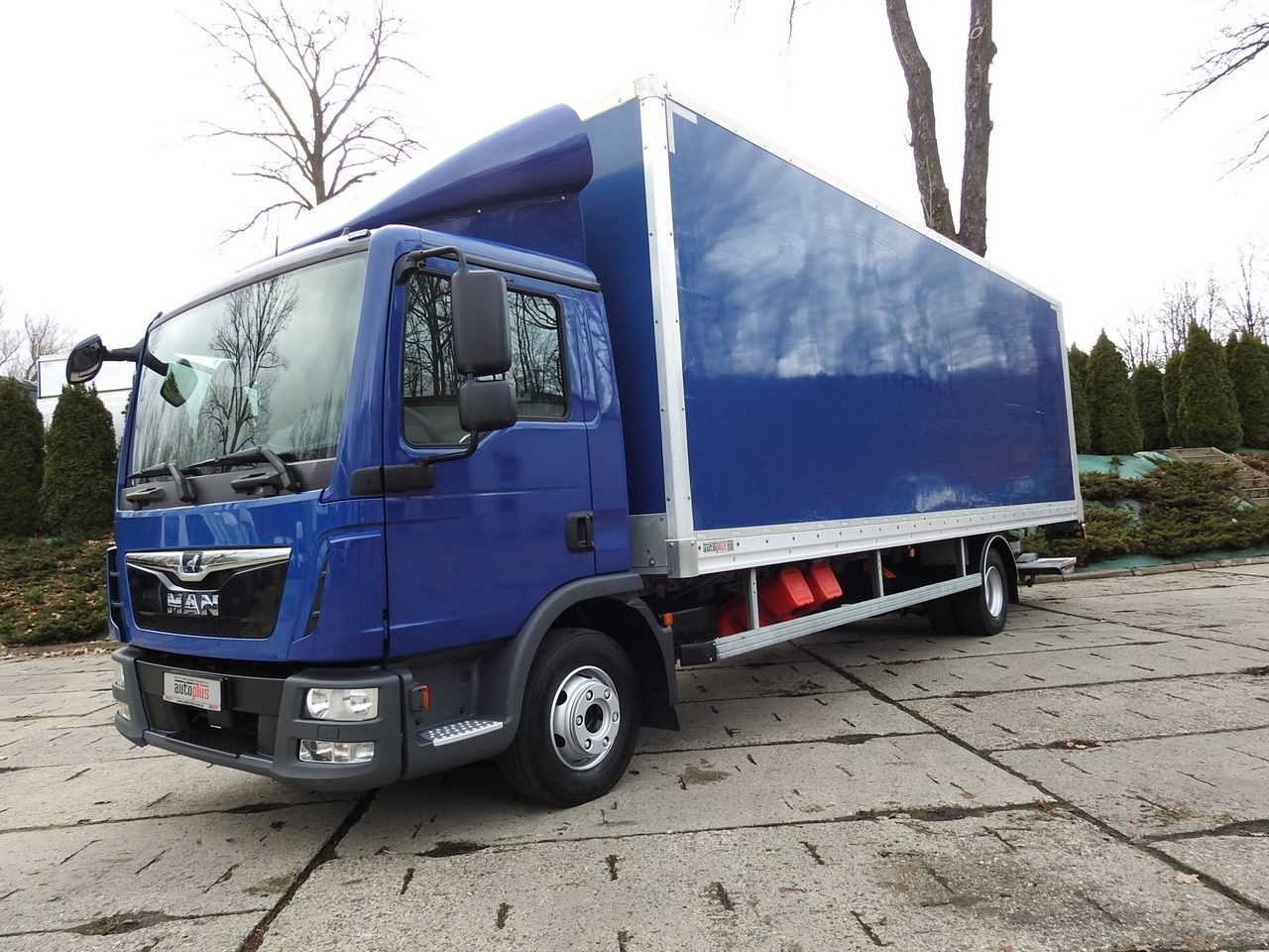 כלי רכב מסחרי עם תיבה MAN TGL 12.220 BOX LIFT 18 PALLETS CRUISE CONTROLAIR CONDITIONING PNEUMATICS AUTOMATIC TWIN WHEELS 220HP: תמונה 22 כלי רכב מסחרי עם תיבה MAN TGL 12.220 BOX LIFT 18 PALLETS CRUISE CONTROLAIR CONDITIONING PNEUMATICS AUTOMATIC TWIN WHEELS 220HP: תמונה 22