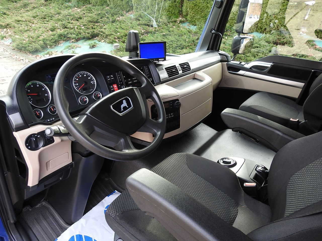 MAN TGL 12.220 BOX LIFT 18 PALLETS CRUISE CONTROLAIR CONDITIONING PNEUMATICS AUTOMATIC TWIN WHEELS 220HP - כלי רכב מסחרי עם תיבה: תמונה 2 MAN TGL 12.220 BOX LIFT 18 PALLETS CRUISE CONTROLAIR CONDITIONING PNEUMATICS AUTOMATIC TWIN WHEELS 220HP - כלי רכב מסחרי עם תיבה: תמונה 2