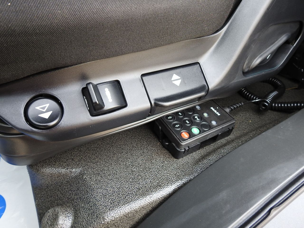 כלי רכב מסחרי עם תיבה MAN TGL 12.220 BOX LIFT 18 PALLETS CRUISE CONTROLAIR CONDITIONING PNEUMATICS AUTOMATIC TWIN WHEELS 220HP: תמונה 32 כלי רכב מסחרי עם תיבה MAN TGL 12.220 BOX LIFT 18 PALLETS CRUISE CONTROLAIR CONDITIONING PNEUMATICS AUTOMATIC TWIN WHEELS 220HP: תמונה 32