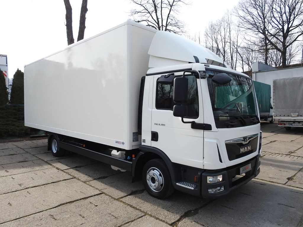 MAN TGL 8.18 KOFFER 16 PALETTEN ZWILLINGSRÄDER - כלי רכב מסחרי עם תיבה: תמונה 4 MAN TGL 8.18 KOFFER 16 PALETTEN ZWILLINGSRÄDER - כלי רכב מסחרי עם תיבה: תמונה 4