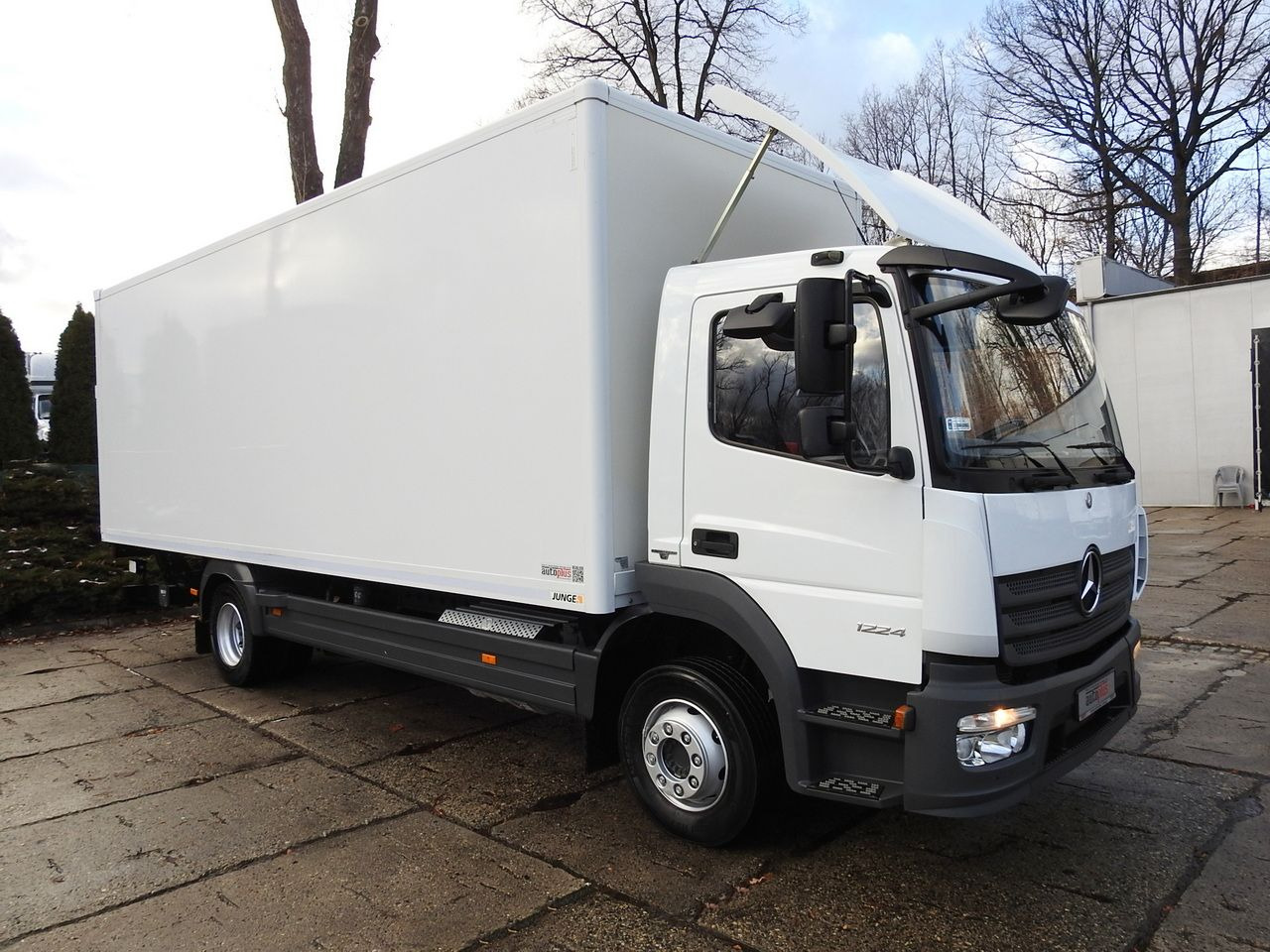 MERCEDES ATEGO 12.24 BOX LIFT 18 PALLETS CRUISE CONTROL AUTOMATIC TRANSMISSION  TWIN WHEELS AIR CONDITIONING  240HP - כלי רכב מסחרי עם תיבה: תמונה 4 MERCEDES ATEGO 12.24 BOX LIFT 18 PALLETS CRUISE CONTROL AUTOMATIC TRANSMISSION  TWIN WHEELS AIR CONDITIONING  240HP - כלי רכב מסחרי עם תיבה: תמונה 4