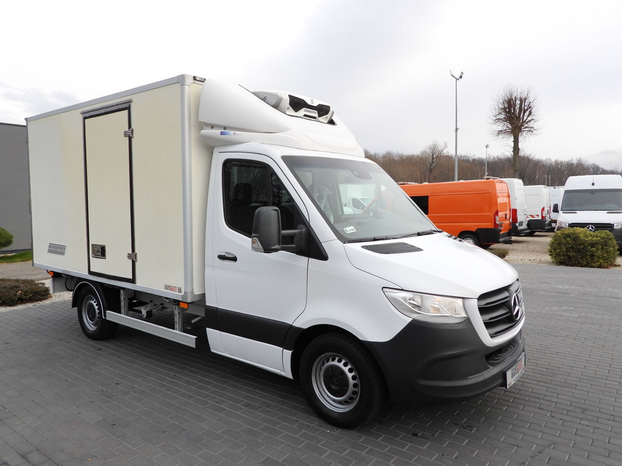 MERCEDES SPRINTER 314 REGRIGERATOR BOX -1*C CRUISE CONTROL NAVIGATION AIR CONDITIONING 140HP - כלי רכב מסחרי לקירור: תמונה 4 MERCEDES SPRINTER 314 REGRIGERATOR BOX -1*C CRUISE CONTROL NAVIGATION AIR CONDITIONING 140HP - כלי רכב מסחרי לקירור: תמונה 4