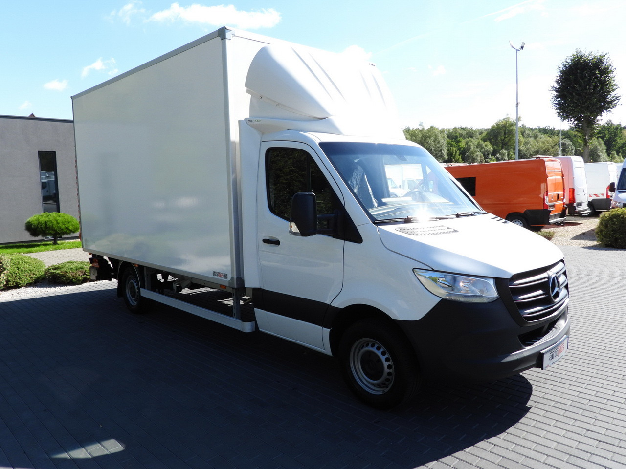 MERCEDES SPRINTER 315 BOX LIFT 8 PALLETS AIR CONDITIONING  150HP - כלי רכב מסחרי עם תיבה: תמונה 4 MERCEDES SPRINTER 315 BOX LIFT 8 PALLETS AIR CONDITIONING  150HP - כלי רכב מסחרי עם תיבה: תמונה 4