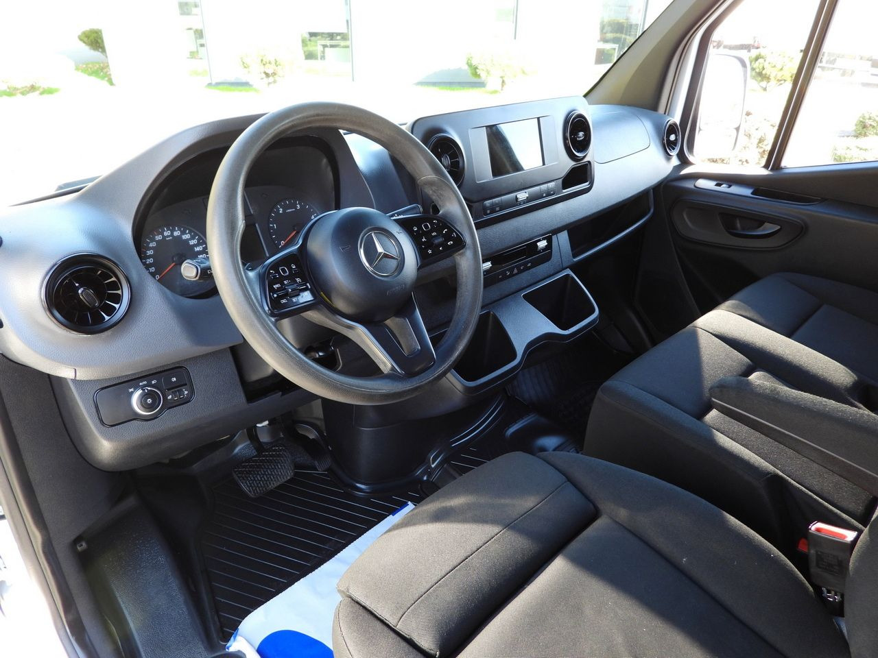 MERCEDES SPRINTER 316 BOX DELIVERY VAN 7 SEATS CRUISE CONTROL AUTOMATIC TRANSMISSION AIR CONDITIONING 160HP - כלי רכב מסחרי עם לוח: תמונה 3 MERCEDES SPRINTER 316 BOX DELIVERY VAN 7 SEATS CRUISE CONTROL AUTOMATIC TRANSMISSION AIR CONDITIONING 160HP - כלי רכב מסחרי עם לוח: תמונה 3