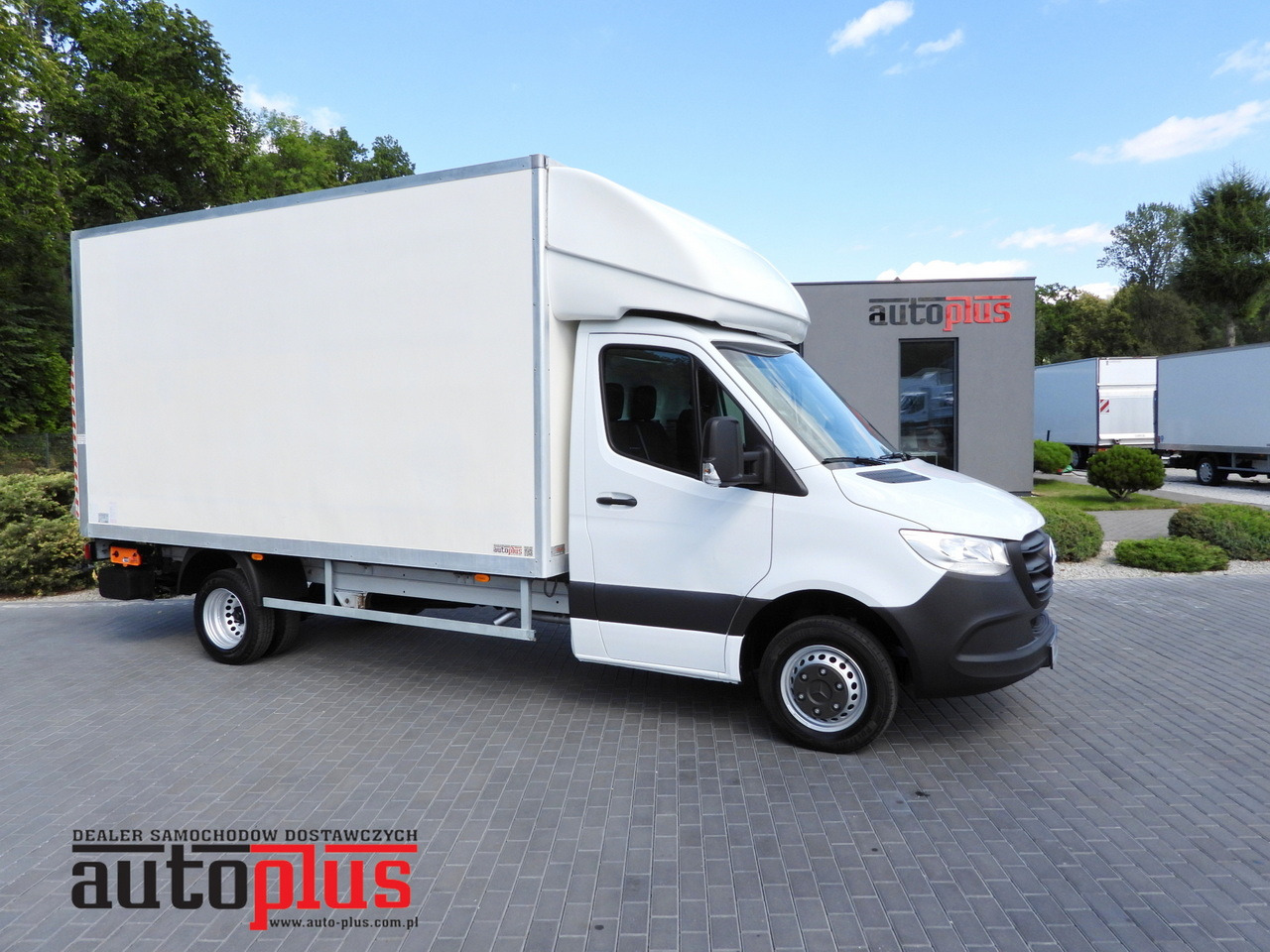 MERCEDES SPRINTER 514 BOX LIFT 8 PALLETS CRUISE CONTROL TWIN WHEELS AIR CONDITIONING  140HP - כלי רכב מסחרי עם תיבה: תמונה 1 MERCEDES SPRINTER 514 BOX LIFT 8 PALLETS CRUISE CONTROL TWIN WHEELS AIR CONDITIONING  140HP - כלי רכב מסחרי עם תיבה: תמונה 1