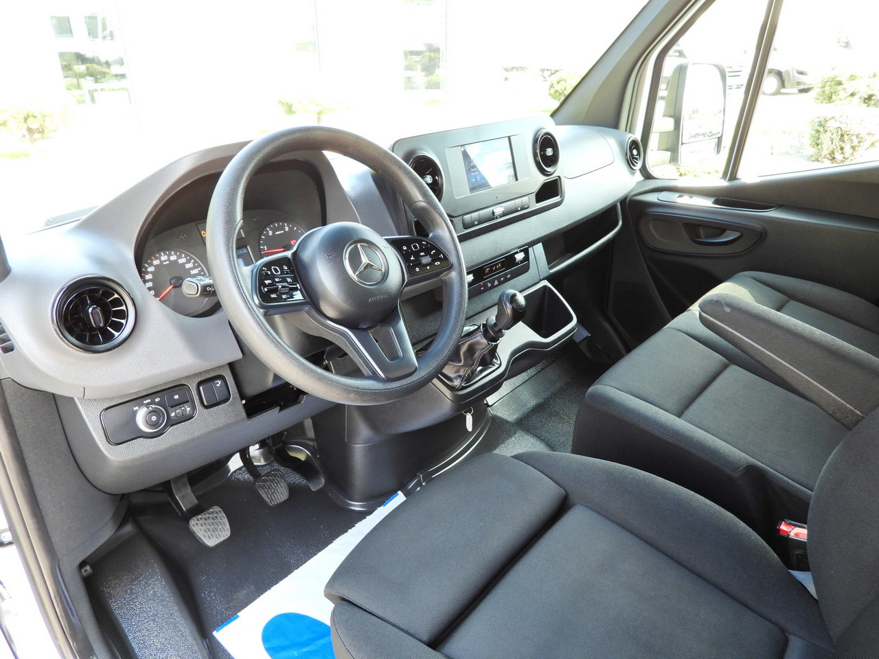 MERCEDES SPRINTER 514 BOX LIFT 8 PALLETS CRUISE CONTROL TWIN WHEELS AIR CONDITIONING 140HP - כלי רכב מסחרי עם תיבה: תמונה 2 MERCEDES SPRINTER 514 BOX LIFT 8 PALLETS CRUISE CONTROL TWIN WHEELS AIR CONDITIONING 140HP - כלי רכב מסחרי עם תיבה: תמונה 2
