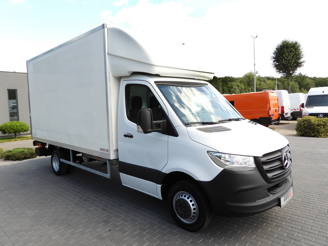 MERCEDES SPRINTER 514 BOX LIFT 8 PALLETS CRUISE CONTROL TWIN WHEELS AIR CONDITIONING  140HP - כלי רכב מסחרי עם תיבה: תמונה 4 MERCEDES SPRINTER 514 BOX LIFT 8 PALLETS CRUISE CONTROL TWIN WHEELS AIR CONDITIONING  140HP - כלי רכב מסחרי עם תיבה: תמונה 4