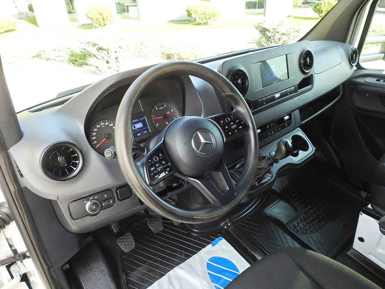 MERCEDES SPRINTER 516 STAKE BODY DOUBLE CABIN DOKA 6 SEATS CRUISE CONTROL AIR CONDITIONING TWIN WHEELS 160HP - כלי רכב מסחרי קומבי: תמונה 2 MERCEDES SPRINTER 516 STAKE BODY DOUBLE CABIN DOKA 6 SEATS CRUISE CONTROL AIR CONDITIONING TWIN WHEELS 160HP - כלי רכב מסחרי קומבי: תמונה 2