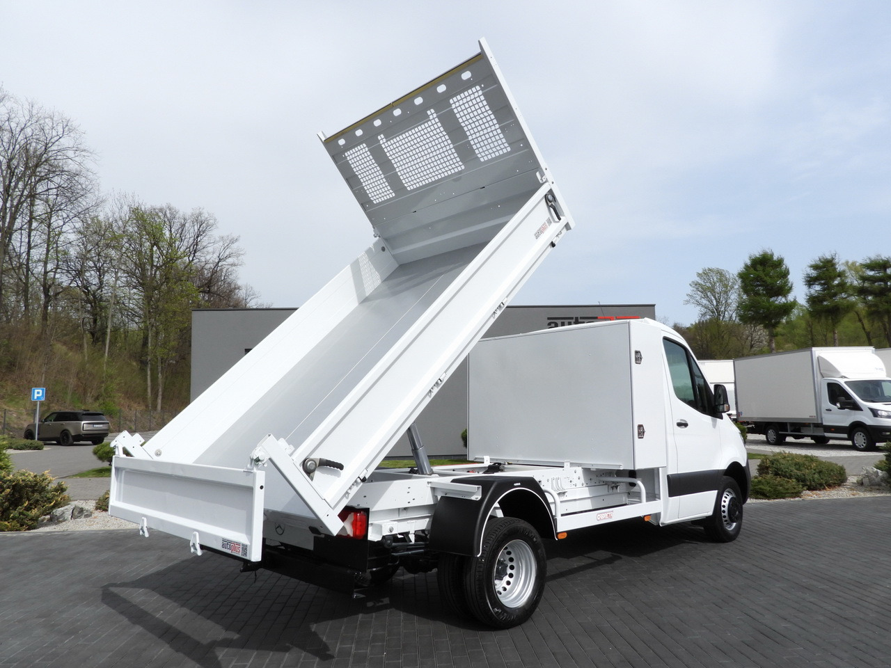 MERCEDES SPRINTER 516 TIPPER CRUISE CONTROL TWIN WHEELS AIR CONDITIONING 160HP - כלי רכב מסחרי מזהיר: תמונה 3 MERCEDES SPRINTER 516 TIPPER CRUISE CONTROL TWIN WHEELS AIR CONDITIONING 160HP - כלי רכב מסחרי מזהיר: תמונה 3