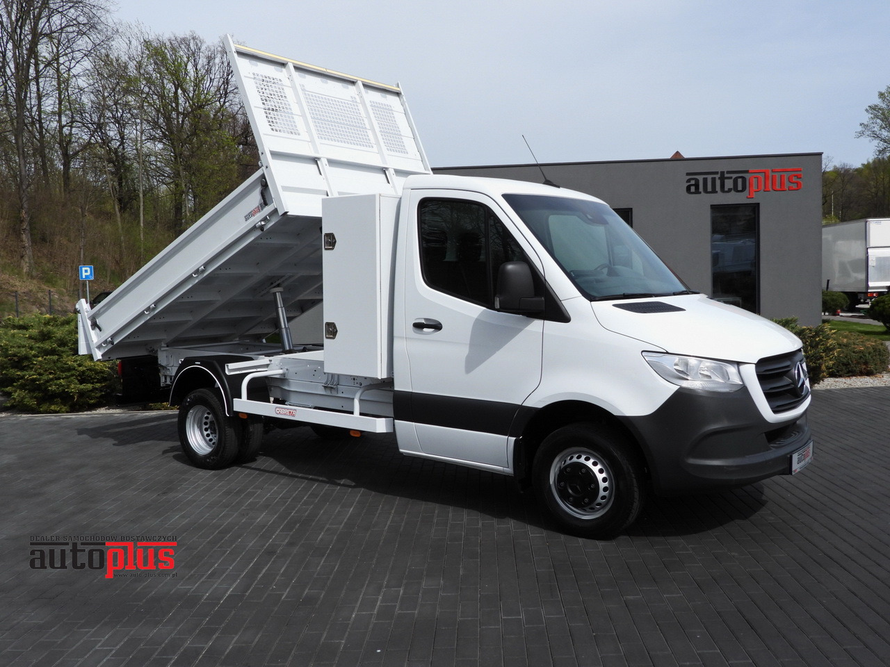 MERCEDES SPRINTER 516 TIPPER CRUISE CONTROL TWIN WHEELS AIR CONDITIONING 160HP - כלי רכב מסחרי מזהיר: תמונה 1 MERCEDES SPRINTER 516 TIPPER CRUISE CONTROL TWIN WHEELS AIR CONDITIONING 160HP - כלי רכב מסחרי מזהיר: תמונה 1
