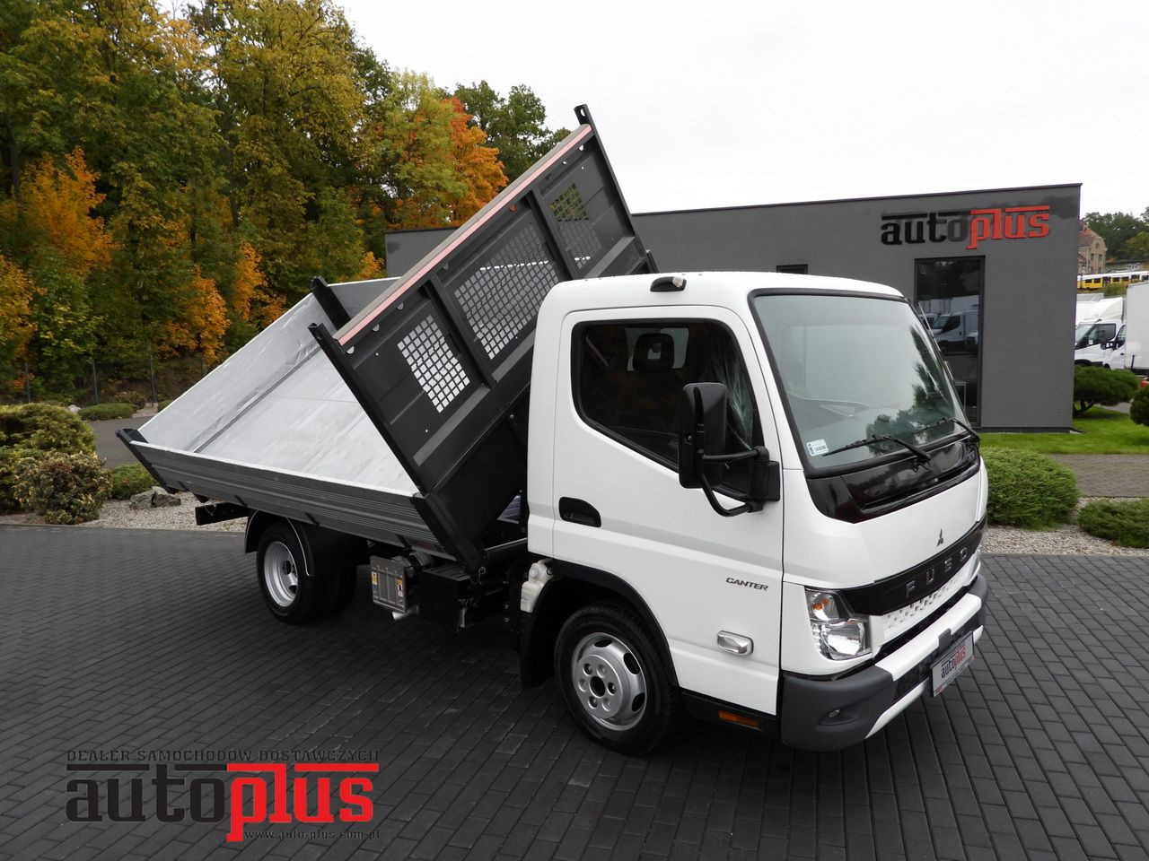 MITSUBISHI CANTER FUSO 3C15 THREE-WAY TIPPER 3 SEATS LED LIGHTS TWIN WHEELS 150HP - כלי רכב מסחרי מזהיר: תמונה 1 MITSUBISHI CANTER FUSO 3C15 THREE-WAY TIPPER 3 SEATS LED LIGHTS TWIN WHEELS 150HP - כלי רכב מסחרי מזהיר: תמונה 1