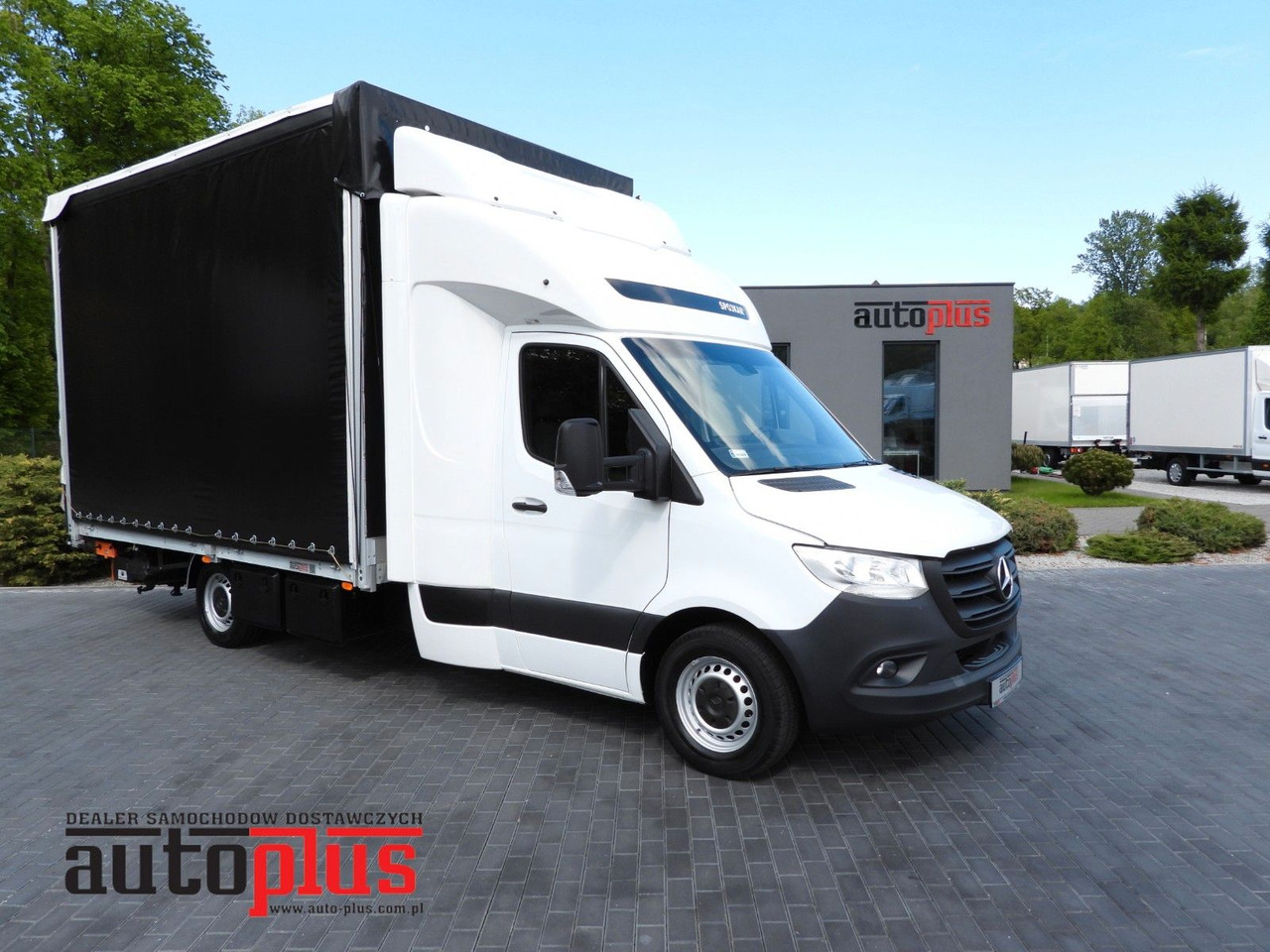 Mercedes-Benz SPRINTER 316 PRITSCHE PLANE AUFZUG 10 PALETTEN - כלי רכב מסחרי עם וילונות צד, כלי רכב מסחרי קומבי: תמונה 1 Mercedes-Benz SPRINTER 316 PRITSCHE PLANE AUFZUG 10 PALETTEN - כלי רכב מסחרי עם וילונות צד, כלי רכב מסחרי קומבי: תמונה 1