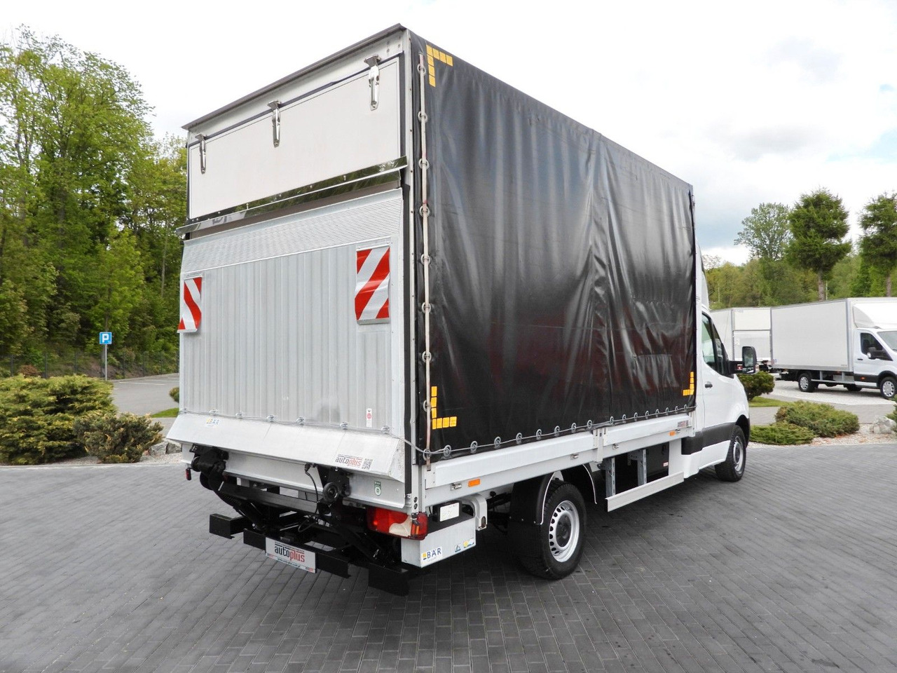 Mercedes-Benz SPRINTER 316 PRITSCHE PLANE AUFZUG 8 PALETTEN - כלי רכב מסחרי עם וילונות צד, כלי רכב מסחרי קומבי: תמונה 3 Mercedes-Benz SPRINTER 316 PRITSCHE PLANE AUFZUG 8 PALETTEN - כלי רכב מסחרי עם וילונות צד, כלי רכב מסחרי קומבי: תמונה 3