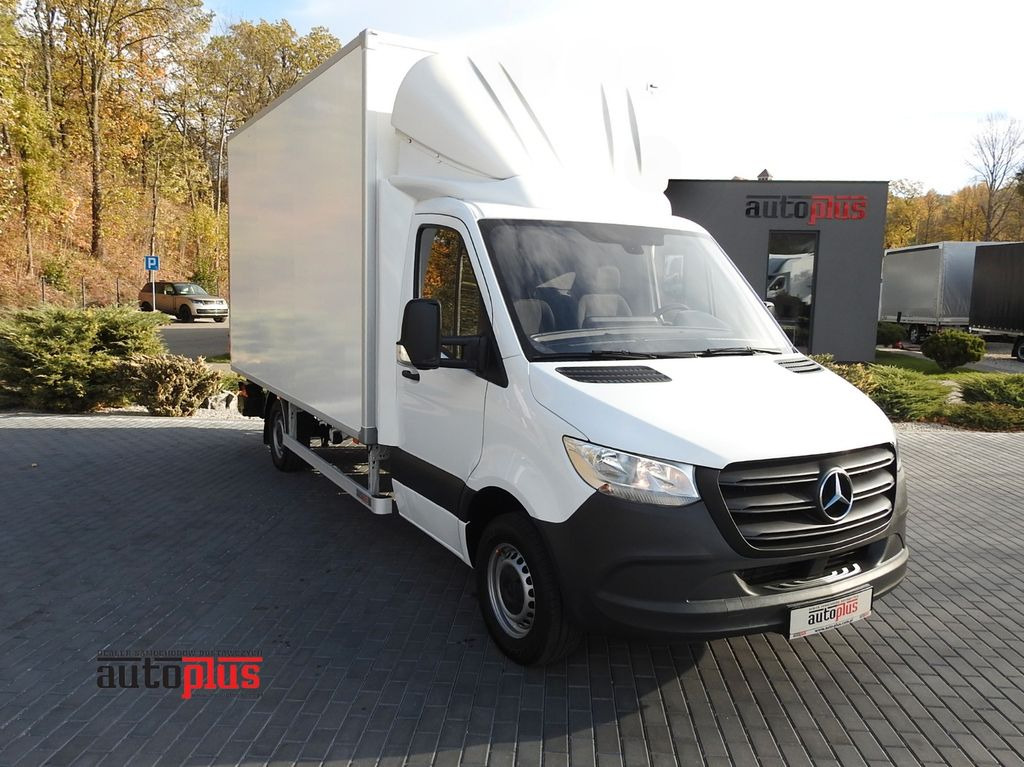 Mercedes-Benz SPRINTER KOFFER AUFZUG 8 PALETTEN KLIMAANLAGE - כלי רכב מסחרי עם תיבה: תמונה 1 Mercedes-Benz SPRINTER KOFFER AUFZUG 8 PALETTEN KLIMAANLAGE - כלי רכב מסחרי עם תיבה: תמונה 1