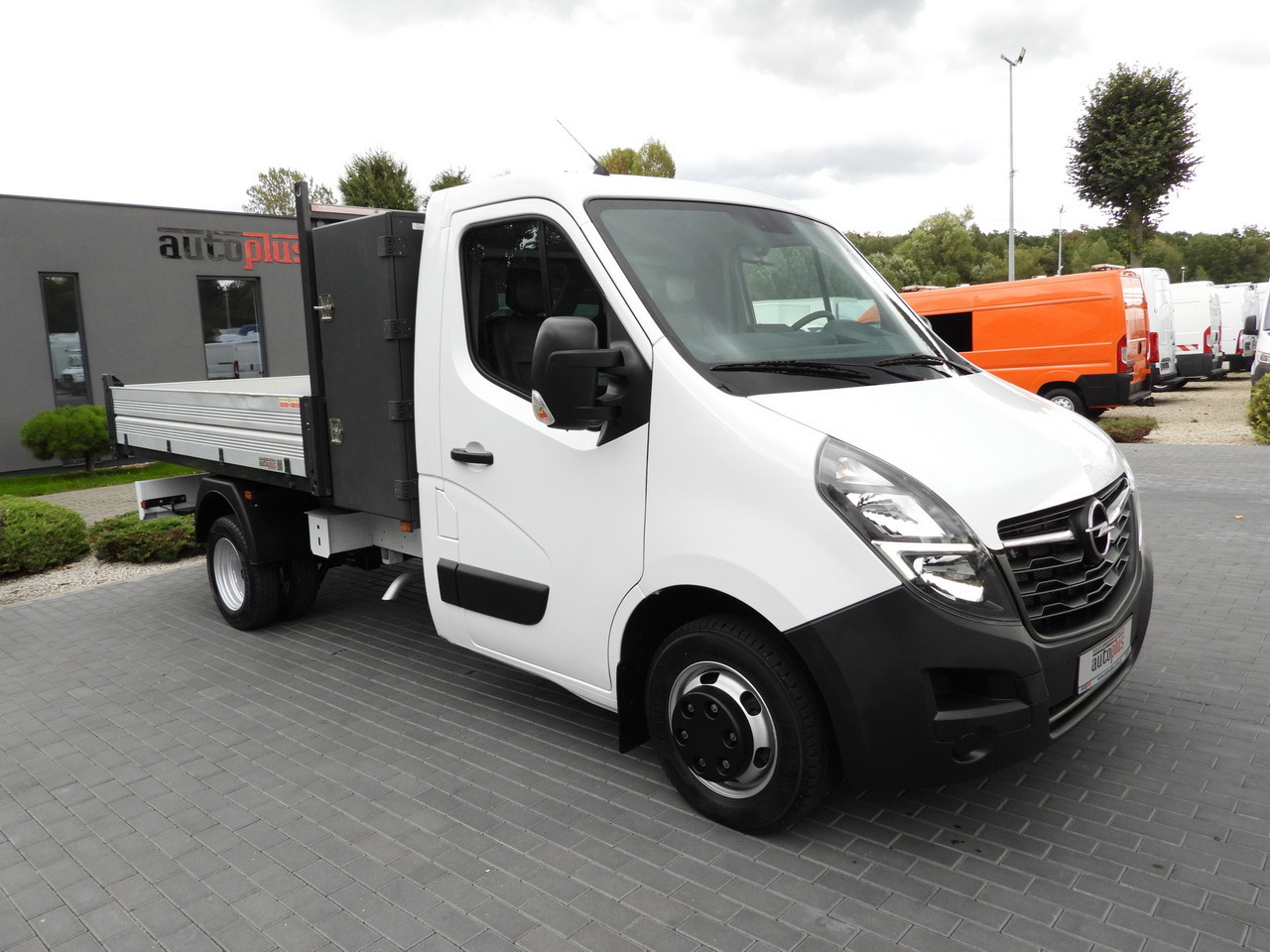 OPEL MOVANO TIPPER NAVIGATION LED LIGHTS TWIN WHEELS AIR CONDITIONING 145HP - כלי רכב מסחרי מזהיר: תמונה 4 OPEL MOVANO TIPPER NAVIGATION LED LIGHTS TWIN WHEELS AIR CONDITIONING 145HP - כלי רכב מסחרי מזהיר: תמונה 4