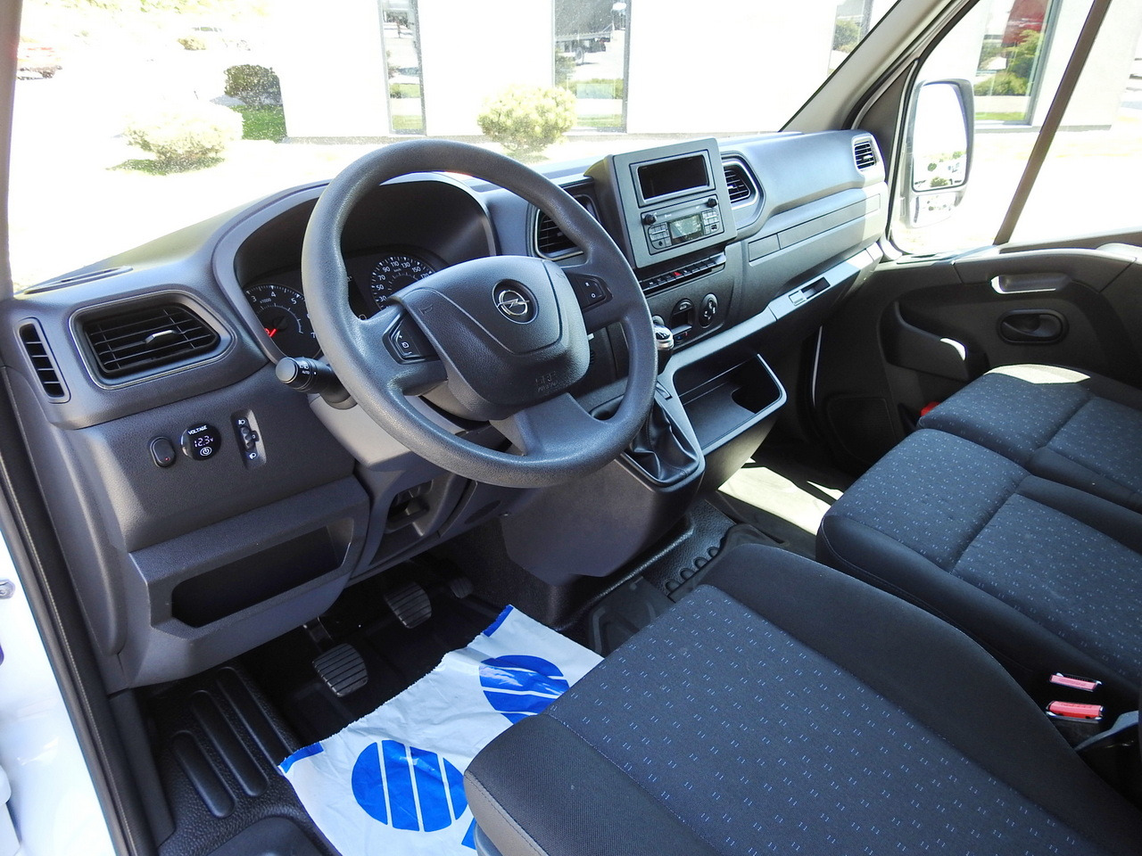 OPEL MOVANO - כלי רכב מסחרי עם וילונות צד: תמונה 2 OPEL MOVANO - כלי רכב מסחרי עם וילונות צד: תמונה 2