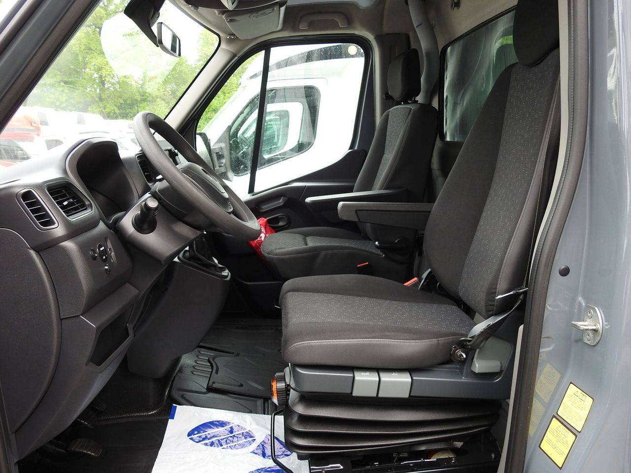 כלי רכב מסחרי עם וילונות צד OPEL MOVANO: תמונה 32