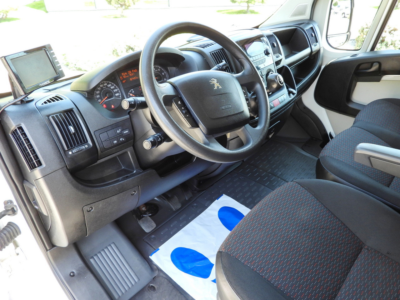 PEUGEOT BOXER BOX LIFT 8 PALLETS CRUISE CONTROL AIR CONDITIONING  130HP - כלי רכב מסחרי עם תיבה: תמונה 2 PEUGEOT BOXER BOX LIFT 8 PALLETS CRUISE CONTROL AIR CONDITIONING  130HP - כלי רכב מסחרי עם תיבה: תמונה 2