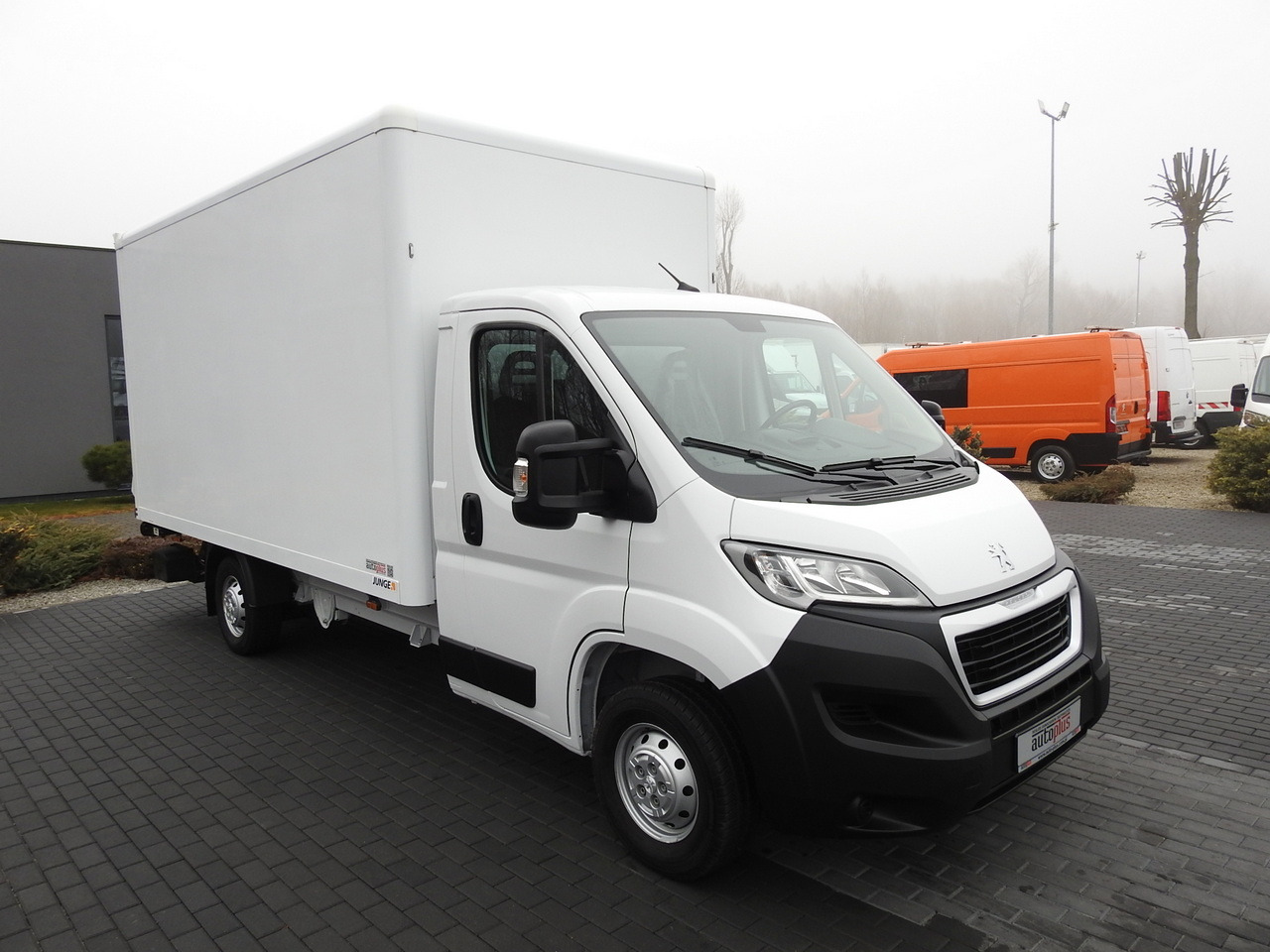 PEUGEOT BOXER BOX LIFT 8 PALLETS CRUISE CONTROL AIR CONDITIONING 140HP - כלי רכב מסחרי עם תיבה: תמונה 4 PEUGEOT BOXER BOX LIFT 8 PALLETS CRUISE CONTROL AIR CONDITIONING 140HP - כלי רכב מסחרי עם תיבה: תמונה 4