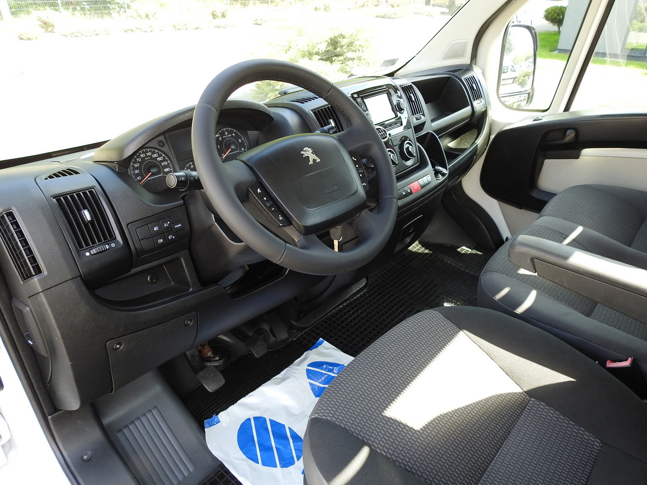 PEUGEOT BOXER THREE-WAY TIPPER AIR CONDITIONING 130HP - מזהיר: תמונה 2 PEUGEOT BOXER THREE-WAY TIPPER AIR CONDITIONING 130HP - מזהיר: תמונה 2