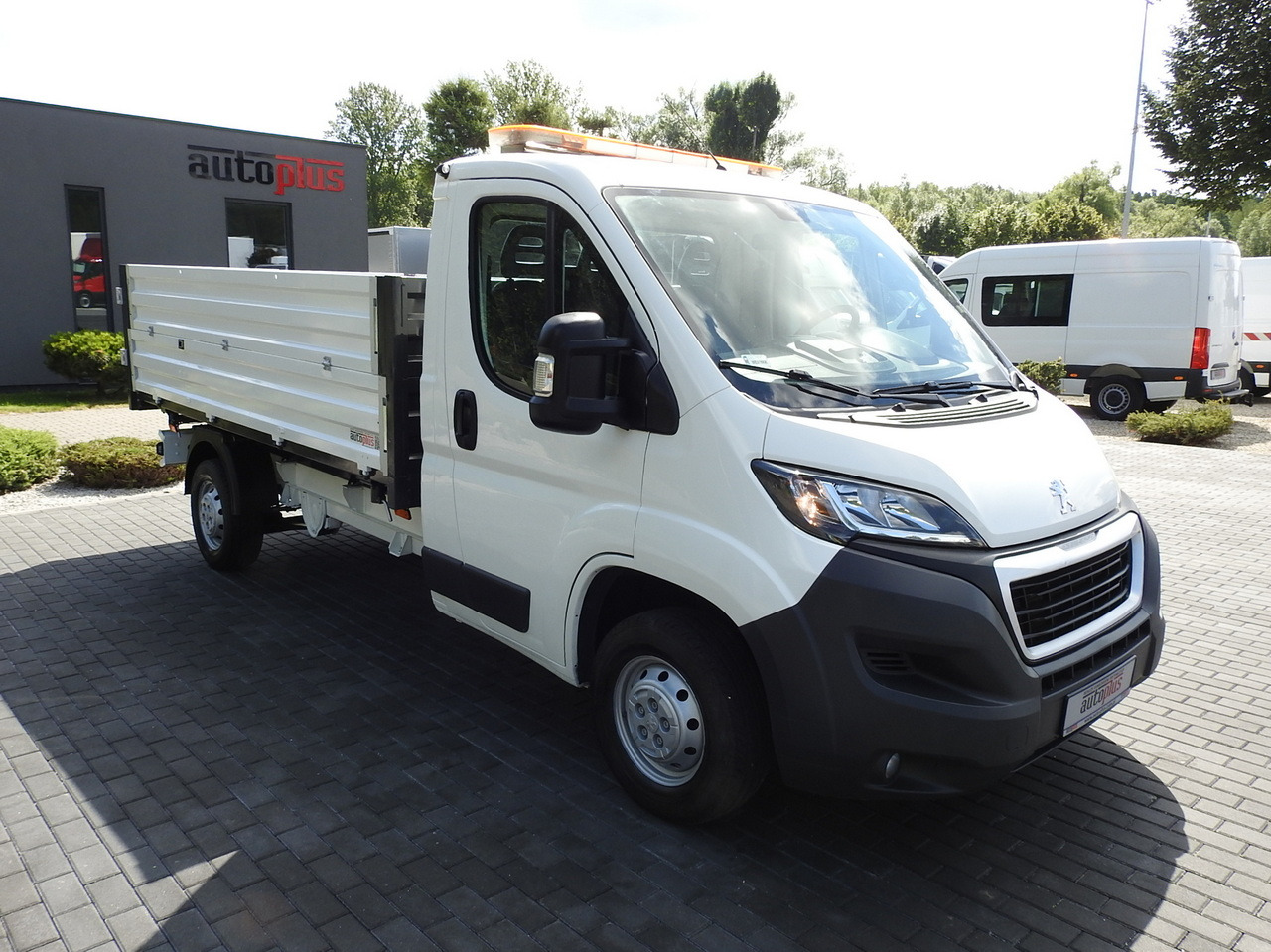 PEUGEOT BOXER THREE-WAY TIPPER AIR CONDITIONING 130HP - כלי רכב מסחרי מזהיר: תמונה 4 PEUGEOT BOXER THREE-WAY TIPPER AIR CONDITIONING 130HP - כלי רכב מסחרי מזהיר: תמונה 4