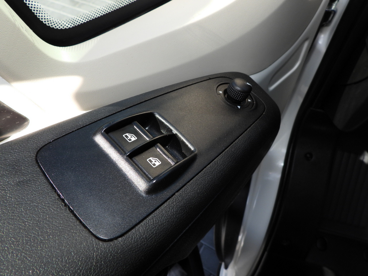 כלי רכב מסחרי מזהיר PEUGEOT BOXER TIPPER DOUBLE CABIN DOKA 7 SEATS CRUISE CONTROL AIR CONDITIONING 140HP: תמונה 26 כלי רכב מסחרי מזהיר PEUGEOT BOXER TIPPER DOUBLE CABIN DOKA 7 SEATS CRUISE CONTROL AIR CONDITIONING 140HP: תמונה 26