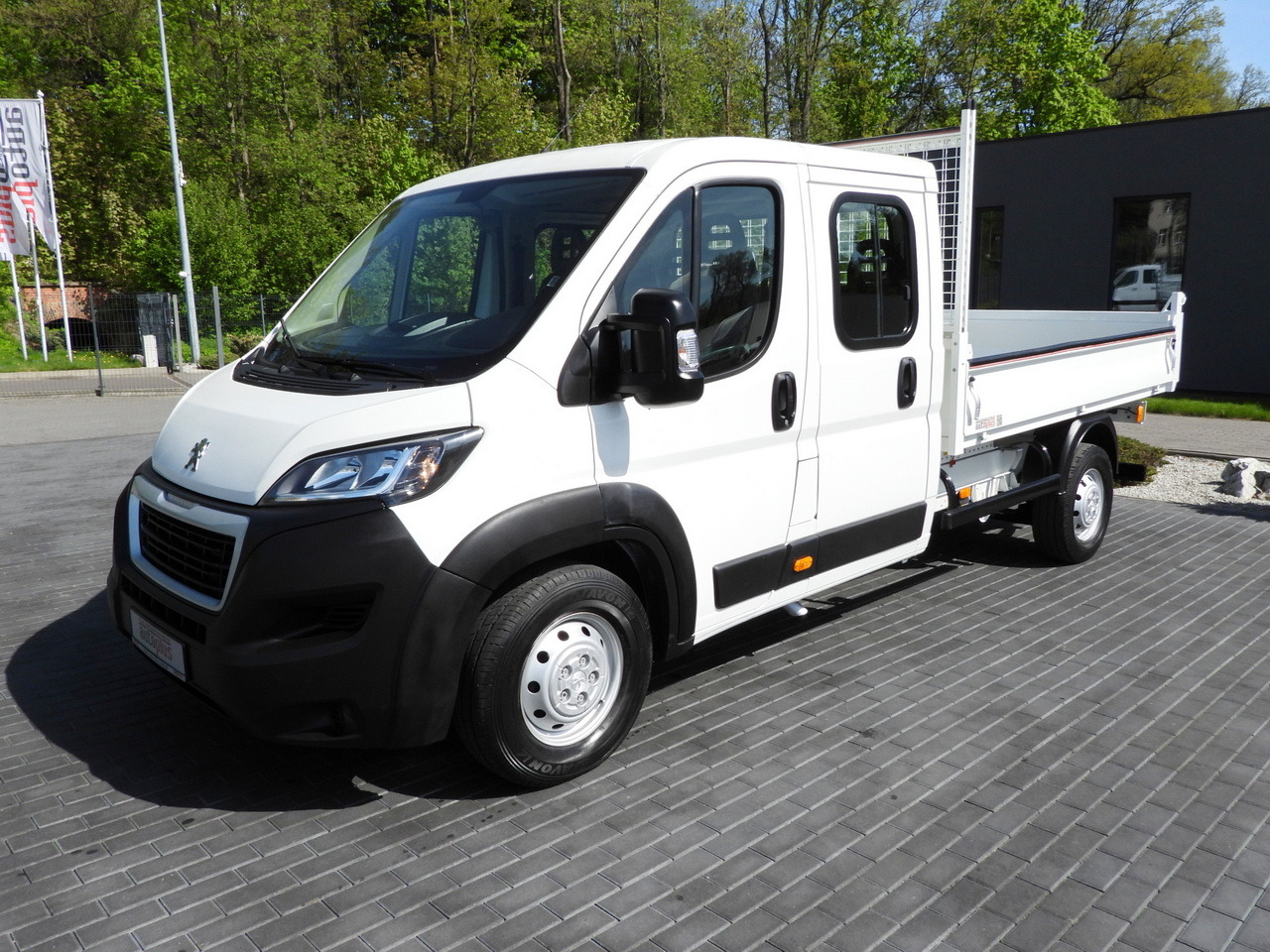 כלי רכב מסחרי מזהיר PEUGEOT BOXER TIPPER DOUBLE CABIN DOKA 7 SEATS CRUISE CONTROL AIR CONDITIONING 140HP: תמונה 6 כלי רכב מסחרי מזהיר PEUGEOT BOXER TIPPER DOUBLE CABIN DOKA 7 SEATS CRUISE CONTROL AIR CONDITIONING 140HP: תמונה 6