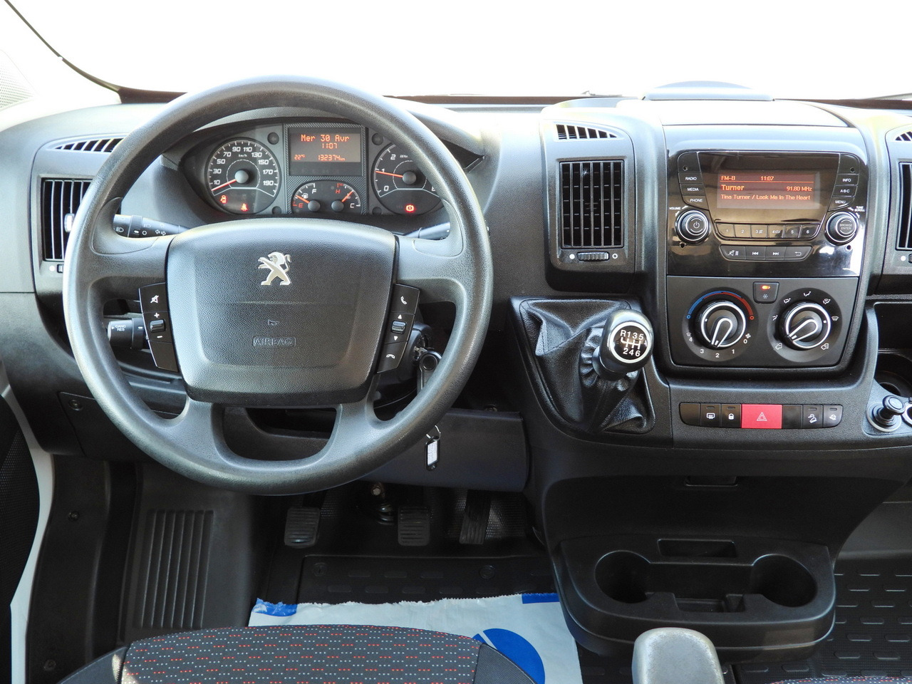 כלי רכב מסחרי מזהיר PEUGEOT BOXER TIPPER DOUBLE CABIN DOKA 7 SEATS CRUISE CONTROL AIR CONDITIONING 140HP: תמונה 29 כלי רכב מסחרי מזהיר PEUGEOT BOXER TIPPER DOUBLE CABIN DOKA 7 SEATS CRUISE CONTROL AIR CONDITIONING 140HP: תמונה 29