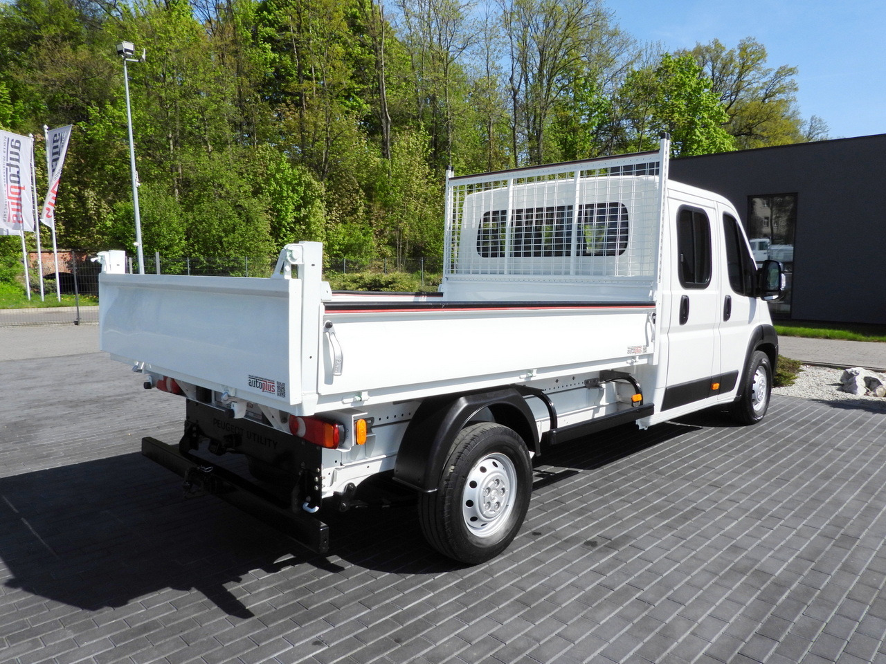 כלי רכב מסחרי מזהיר PEUGEOT BOXER TIPPER DOUBLE CABIN DOKA 7 SEATS CRUISE CONTROL AIR CONDITIONING 140HP: תמונה 13 כלי רכב מסחרי מזהיר PEUGEOT BOXER TIPPER DOUBLE CABIN DOKA 7 SEATS CRUISE CONTROL AIR CONDITIONING 140HP: תמונה 13