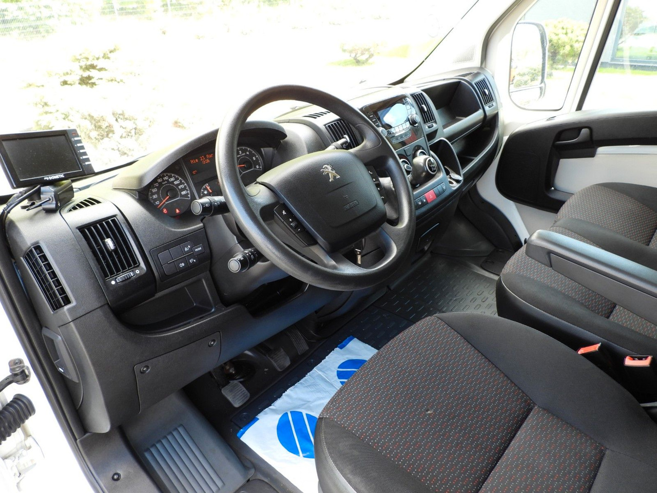 Peugeot BOXER KOFFER 8 PALETTEN TEMPOMAT KLIMAANLAGE Peugeot BOXER KOFFER 8 PALETTEN TEMPOMAT KLIMAANLAGE - כלי רכב מסחרי עם תיבה: תמונה 2 Peugeot BOXER KOFFER 8 PALETTEN TEMPOMAT KLIMAANLAGE Peugeot BOXER KOFFER 8 PALETTEN TEMPOMAT KLIMAANLAGE - כלי רכב מסחרי עם תיבה: תמונה 2