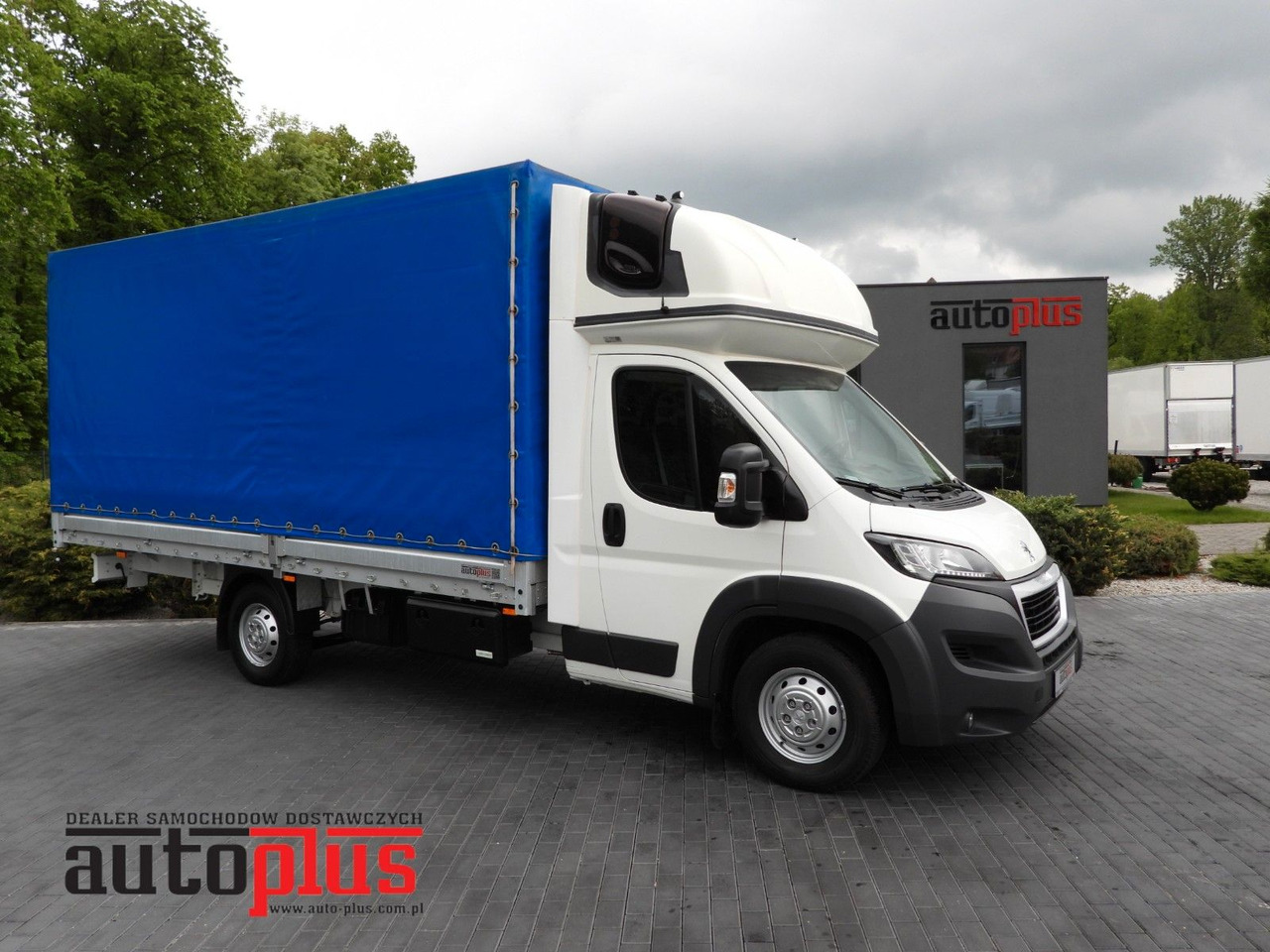 Peugeot BOXER PRITSCHE PLANE 10 PALETEN WEBASTO TEMPOMAT Peugeot BOXER PRITSCHE PLANE 10 PALETEN WEBASTO TEMPOMAT - כלי רכב מסחרי עם וילונות צד: תמונה 1 Peugeot BOXER PRITSCHE PLANE 10 PALETEN WEBASTO TEMPOMAT Peugeot BOXER PRITSCHE PLANE 10 PALETEN WEBASTO TEMPOMAT - כלי רכב מסחרי עם וילונות צד: תמונה 1