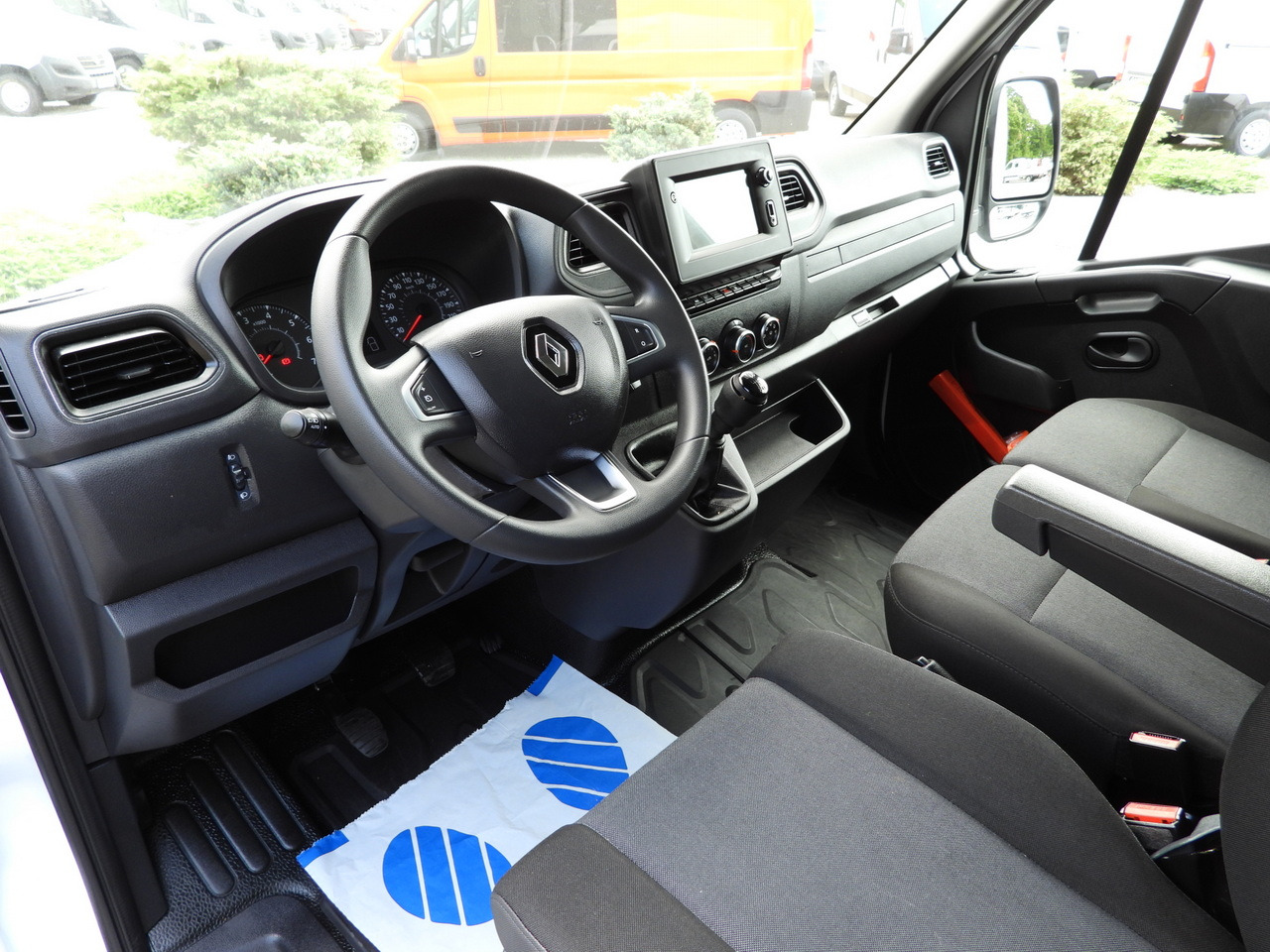 RENAULT MASTER BOX 8 PALLETS CRUISE CONTROL LED LIGHTS AIR CONDITIONING 165HP - כלי רכב מסחרי עם תיבה: תמונה 2 RENAULT MASTER BOX 8 PALLETS CRUISE CONTROL LED LIGHTS AIR CONDITIONING 165HP - כלי רכב מסחרי עם תיבה: תמונה 2