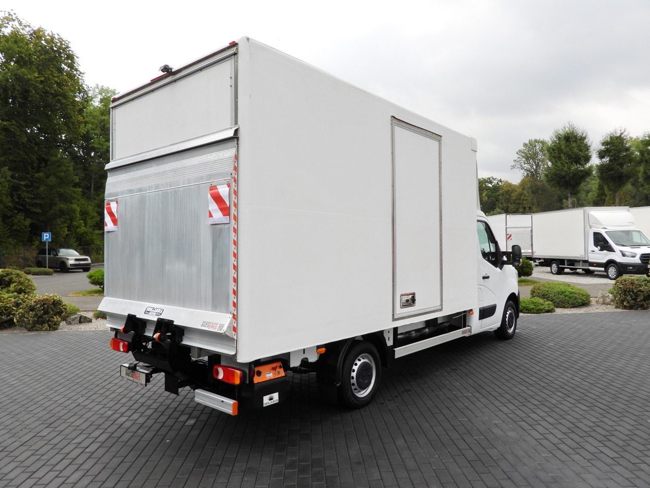 RENAULT MASTER BOX LIFT 8 PALLETS CRUISE CONTROL LED LIGHTS AIR CONDITIONING 145HP - כלי רכב מסחרי עם תיבה: תמונה 3 RENAULT MASTER BOX LIFT 8 PALLETS CRUISE CONTROL LED LIGHTS AIR CONDITIONING 145HP - כלי רכב מסחרי עם תיבה: תמונה 3