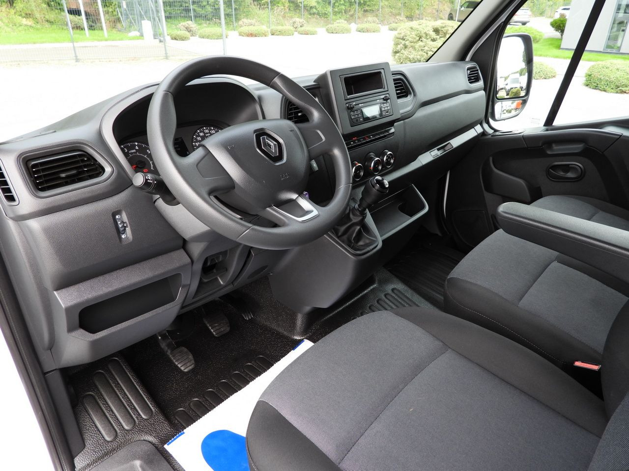 RENAULT MASTER STAKE BODY DOUBLE CABIN DOKA 7 SEATS LED LIGHTS AIR CONDITIONING 145HP - כלי רכב מסחרי במיטה שטוחה: תמונה 2 RENAULT MASTER STAKE BODY DOUBLE CABIN DOKA 7 SEATS LED LIGHTS AIR CONDITIONING 145HP - כלי רכב מסחרי במיטה שטוחה: תמונה 2