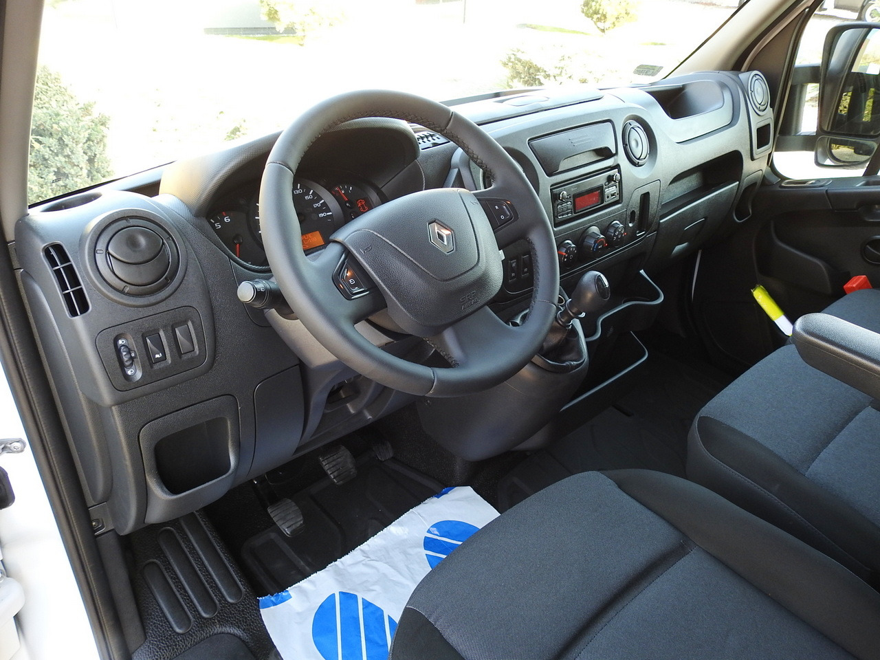 RENAULT MASTER TARPAULIN 10 PALLETS CRUISE CONTROL AIR CONDITIONING PNEUMATICS 170HP - כלי רכב מסחרי עם וילונות צד: תמונה 2 RENAULT MASTER TARPAULIN 10 PALLETS CRUISE CONTROL AIR CONDITIONING PNEUMATICS 170HP - כלי רכב מסחרי עם וילונות צד: תמונה 2