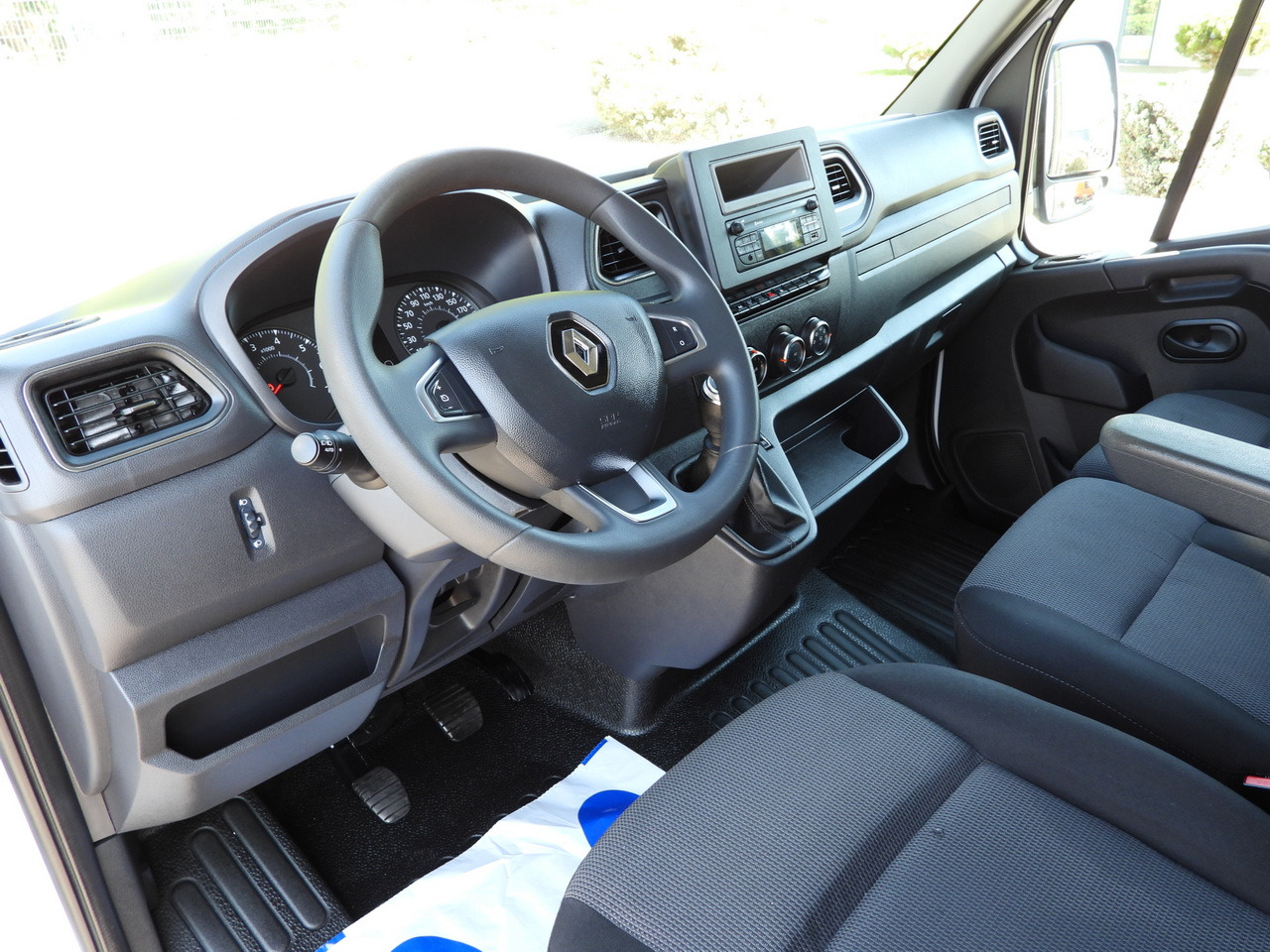RENAULT MASTER TARPAULIN 10 PALLETS WEBASTO CRUISE CONTROL LED LIGHTS AIR CONDITIONING 165HP - כלי רכב מסחרי עם וילונות צד: תמונה 2 RENAULT MASTER TARPAULIN 10 PALLETS WEBASTO CRUISE CONTROL LED LIGHTS AIR CONDITIONING 165HP - כלי רכב מסחרי עם וילונות צד: תמונה 2