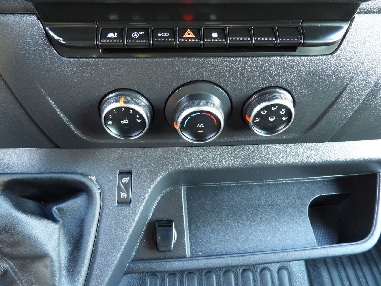 כלי רכב מסחרי עם וילונות צד RENAULT MASTER TARPAULIN 10 PALLETS WEBASTO CRUISE CONTROL LED LIGHTS PNEUMATICS AIR CONDITIONING 165HP: תמונה 33 כלי רכב מסחרי עם וילונות צד RENAULT MASTER TARPAULIN 10 PALLETS WEBASTO CRUISE CONTROL LED LIGHTS PNEUMATICS AIR CONDITIONING 165HP: תמונה 33