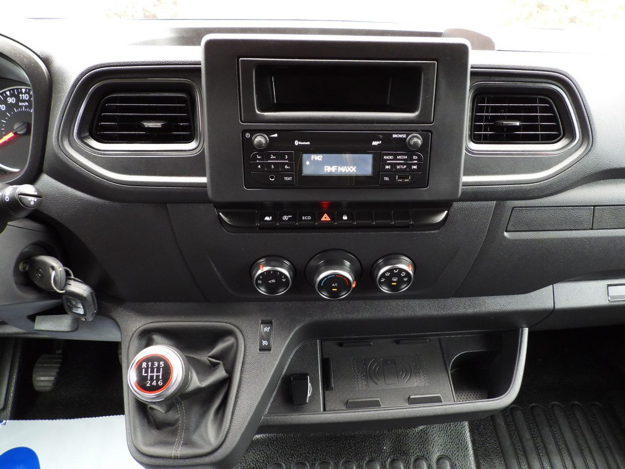 הַחכָּרָה RENAULT MASTER TARPAULIN 10 PALLETS WEBASTO CRUISE CONTROL LED LIGHTS PNEUMATICS AIR CONDITIONING 165HP RENAULT MASTER TARPAULIN 10 PALLETS WEBASTO CRUISE CONTROL LED LIGHTS PNEUMATICS AIR CONDITIONING 165HP: תמונה 34 הַחכָּרָה RENAULT MASTER TARPAULIN 10 PALLETS WEBASTO CRUISE CONTROL LED LIGHTS PNEUMATICS AIR CONDITIONING 165HP RENAULT MASTER TARPAULIN 10 PALLETS WEBASTO CRUISE CONTROL LED LIGHTS PNEUMATICS AIR CONDITIONING 165HP: תמונה 34