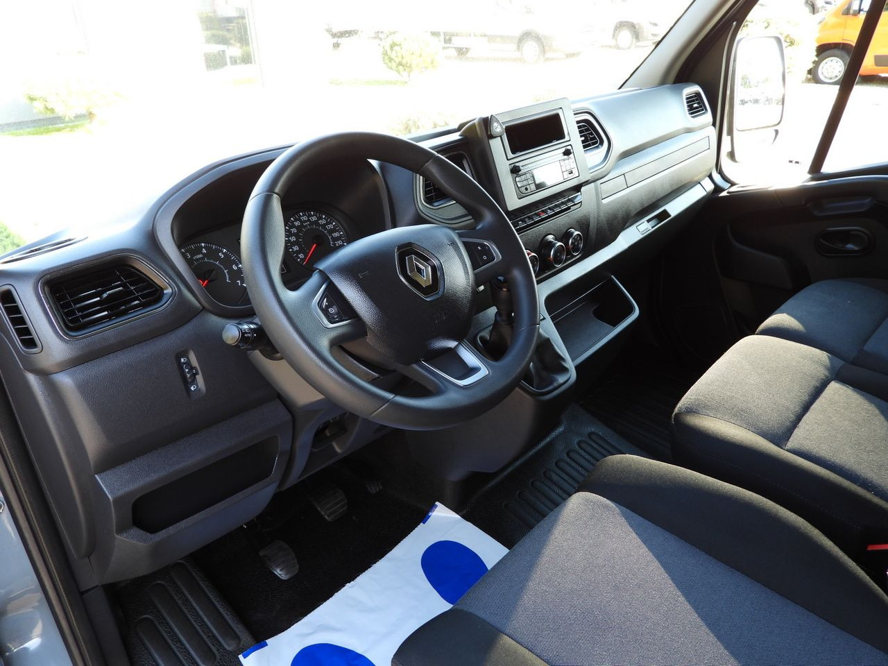 RENAULT MASTER TARPAULIN 10 PALLETS WEBASTO CRUISE CONTROL LED LIGHTS PNEUMATICS AIR CONDITIONING 165HP - כלי רכב מסחרי עם וילונות צד: תמונה 2 RENAULT MASTER TARPAULIN 10 PALLETS WEBASTO CRUISE CONTROL LED LIGHTS PNEUMATICS AIR CONDITIONING 165HP - כלי רכב מסחרי עם וילונות צד: תמונה 2