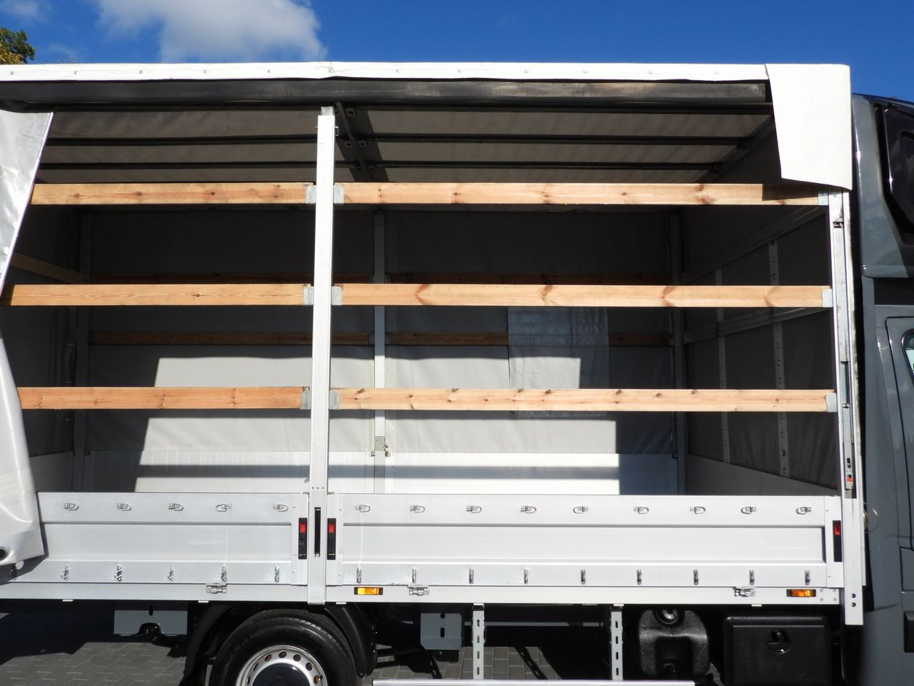 כלי רכב מסחרי עם וילונות צד RENAULT MASTER TARPAULIN 10 PALLETS WEBASTO CRUISE CONTROL LED LIGHTS PNEUMATICS AIR CONDITIONING 165HP: תמונה 22 כלי רכב מסחרי עם וילונות צד RENAULT MASTER TARPAULIN 10 PALLETS WEBASTO CRUISE CONTROL LED LIGHTS PNEUMATICS AIR CONDITIONING 165HP: תמונה 22