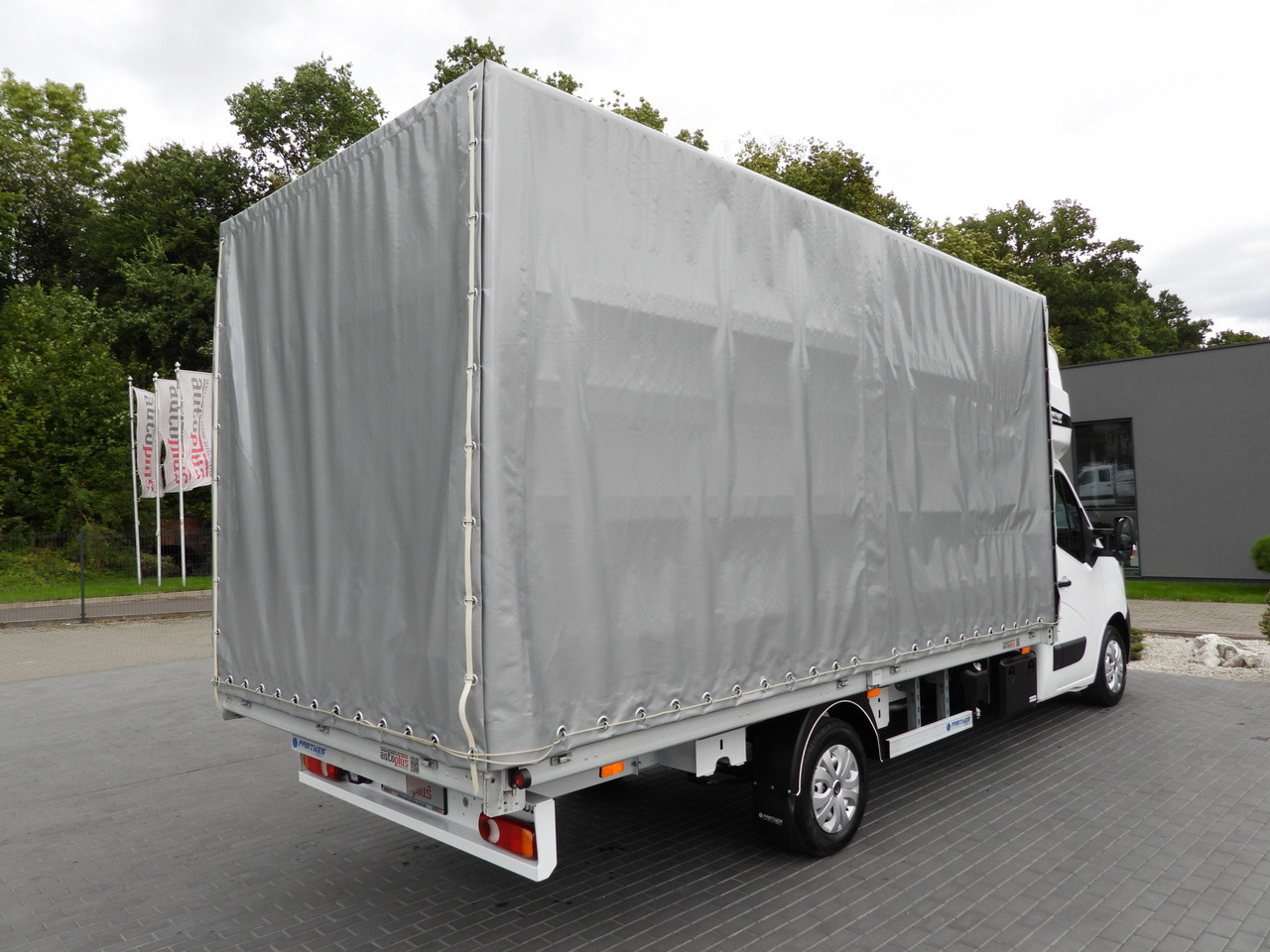 RENAULT MASTER TARPAULIN 10 PALLETS WEBASTO CRUISE CONTROL LED LIGHTS PNEUMATICS AIR CONDITIONING 165HP - כלי רכב מסחרי עם וילונות צד: תמונה 3 RENAULT MASTER TARPAULIN 10 PALLETS WEBASTO CRUISE CONTROL LED LIGHTS PNEUMATICS AIR CONDITIONING 165HP - כלי רכב מסחרי עם וילונות צד: תמונה 3