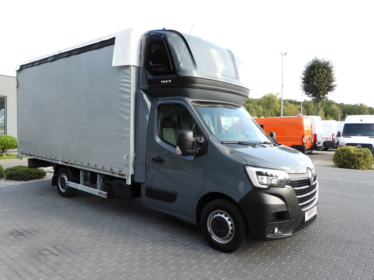 RENAULT MASTER TARPAULIN 10 PALLETS WEBASTO CRUISE CONTROL LED LIGHTS PNEUMATICS AIR CONDITIONING 165HP - כלי רכב מסחרי עם וילונות צד: תמונה 4 RENAULT MASTER TARPAULIN 10 PALLETS WEBASTO CRUISE CONTROL LED LIGHTS PNEUMATICS AIR CONDITIONING 165HP - כלי רכב מסחרי עם וילונות צד: תמונה 4