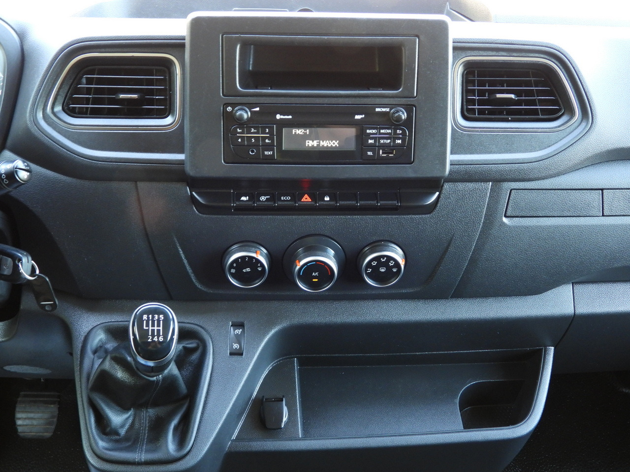 כלי רכב מסחרי עם וילונות צד RENAULT MASTER  TARPAULIN 10 PALLETS WEBASTO CRUISE CONTROL LED LIGHTS PNEUMATICS AIR CONDITIONING  165HP: תמונה 35