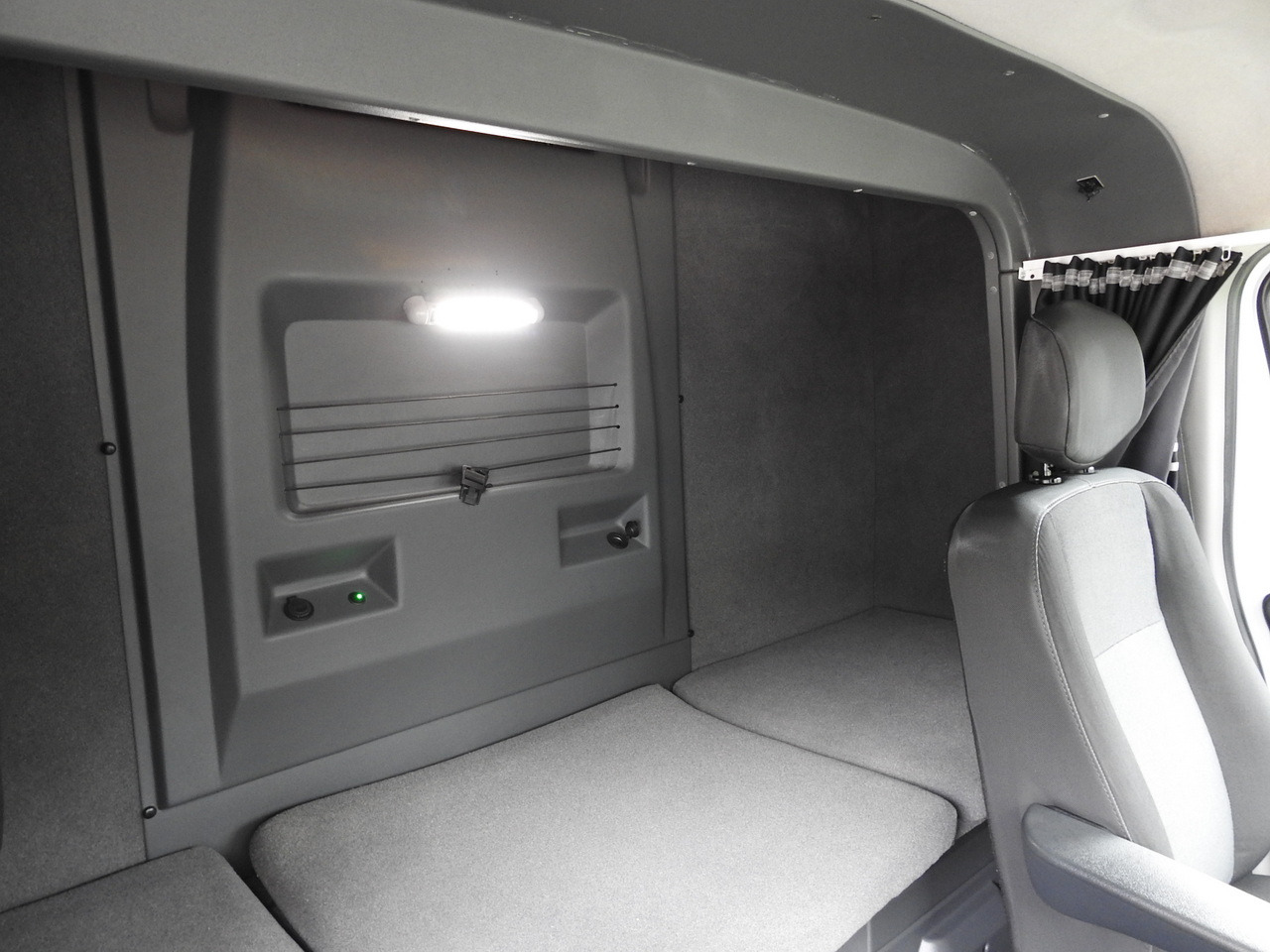 כלי רכב מסחרי עם וילונות צד RENAULT MASTER TARPAULIN 10 PALLETS WEBASTO CRUISE CONTROL NAVIGATION AIR CONDITIONING LED LIGHTS PNEUMATICS 165HP: תמונה 43 כלי רכב מסחרי עם וילונות צד RENAULT MASTER TARPAULIN 10 PALLETS WEBASTO CRUISE CONTROL NAVIGATION AIR CONDITIONING LED LIGHTS PNEUMATICS 165HP: תמונה 43