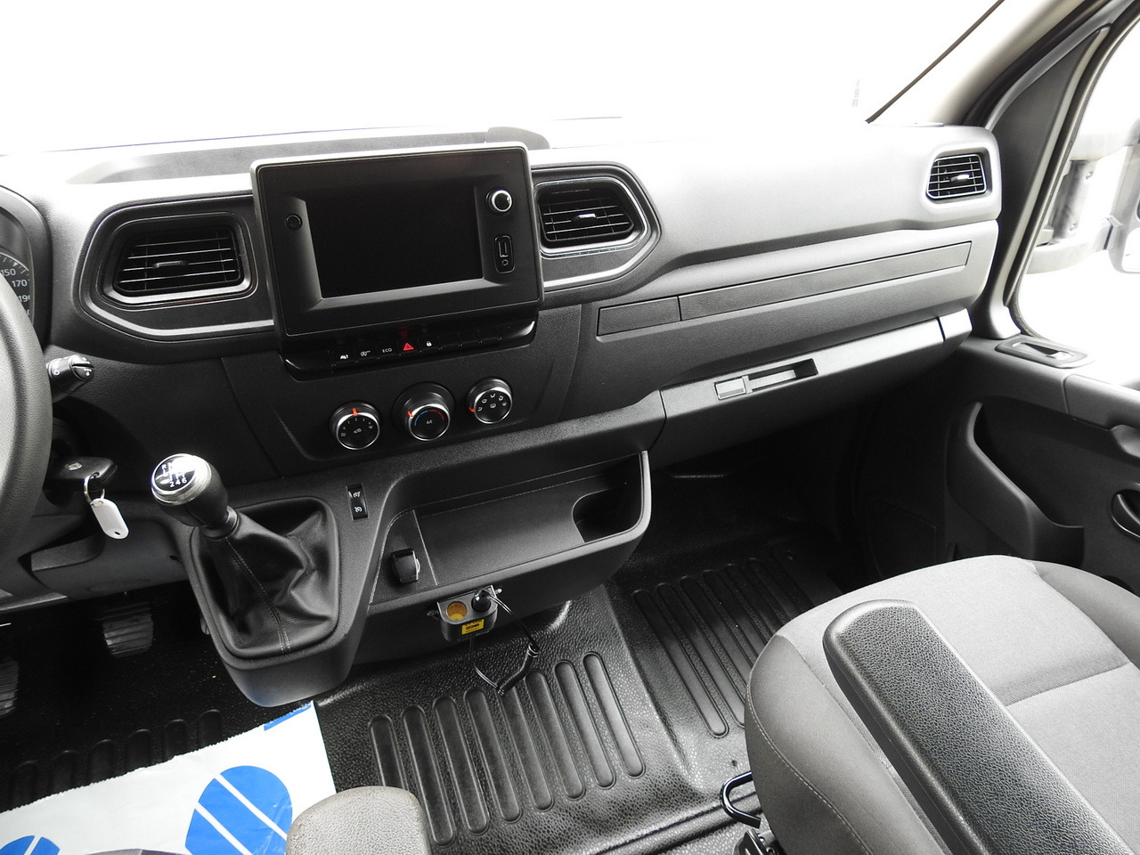 כלי רכב מסחרי עם וילונות צד RENAULT MASTER TARPAULIN 10 PALLETS WEBASTO CRUISE CONTROL NAVIGATION AIR CONDITIONING LED LIGHTS PNEUMATICS 165HP: תמונה 34 כלי רכב מסחרי עם וילונות צד RENAULT MASTER TARPAULIN 10 PALLETS WEBASTO CRUISE CONTROL NAVIGATION AIR CONDITIONING LED LIGHTS PNEUMATICS 165HP: תמונה 34