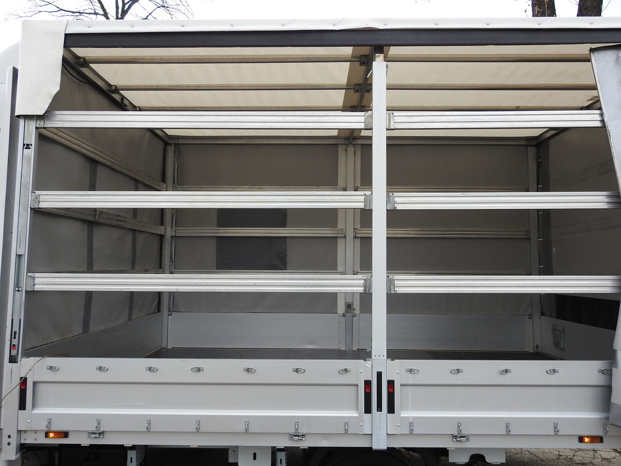 כלי רכב מסחרי עם וילונות צד RENAULT MASTER TARPAULIN 10 PALLETS WEBASTO CRUISE CONTROL NAVIGATION AIR CONDITIONING LED LIGHTS PNEUMATICS 165HP: תמונה 25 כלי רכב מסחרי עם וילונות צד RENAULT MASTER TARPAULIN 10 PALLETS WEBASTO CRUISE CONTROL NAVIGATION AIR CONDITIONING LED LIGHTS PNEUMATICS 165HP: תמונה 25