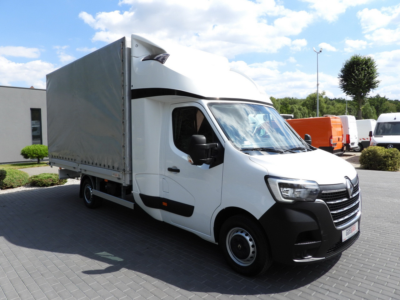 RENAULT MASTER TARPAULIN 8 PALLETS WEBASTO CRUISE CONTROL LED LIGHTS PNEUMATICS AIR CONDITIONING 165HP - כלי רכב מסחרי עם וילונות צד: תמונה 4 RENAULT MASTER TARPAULIN 8 PALLETS WEBASTO CRUISE CONTROL LED LIGHTS PNEUMATICS AIR CONDITIONING 165HP - כלי רכב מסחרי עם וילונות צד: תמונה 4