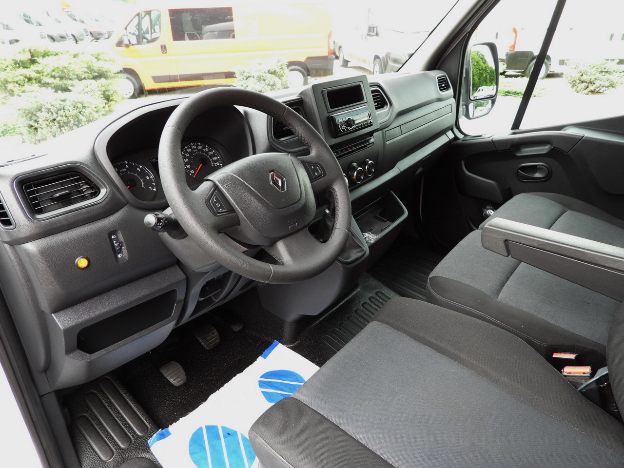 RENAULT MASTER TARPAULIN LIFT 10 PALLETS WEBASTO CRUISE CONTROL LED LIGHTS PNEUMATICS AIR CONDITIONING 165HP - כלי רכב מסחרי עם וילונות צד: תמונה 2 RENAULT MASTER TARPAULIN LIFT 10 PALLETS WEBASTO CRUISE CONTROL LED LIGHTS PNEUMATICS AIR CONDITIONING 165HP - כלי רכב מסחרי עם וילונות צד: תמונה 2