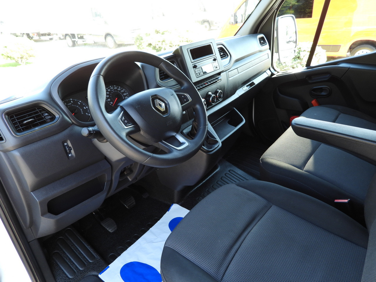RENAULT MASTER TARPAULIN LIFT 10 PALLETS WEBASTO CRUISE CONTROL LED LIGHTS PNEUMATICS AIR CONDITIONING 165HP - כלי רכב מסחרי עם וילונות צד: תמונה 2 RENAULT MASTER TARPAULIN LIFT 10 PALLETS WEBASTO CRUISE CONTROL LED LIGHTS PNEUMATICS AIR CONDITIONING 165HP - כלי רכב מסחרי עם וילונות צד: תמונה 2